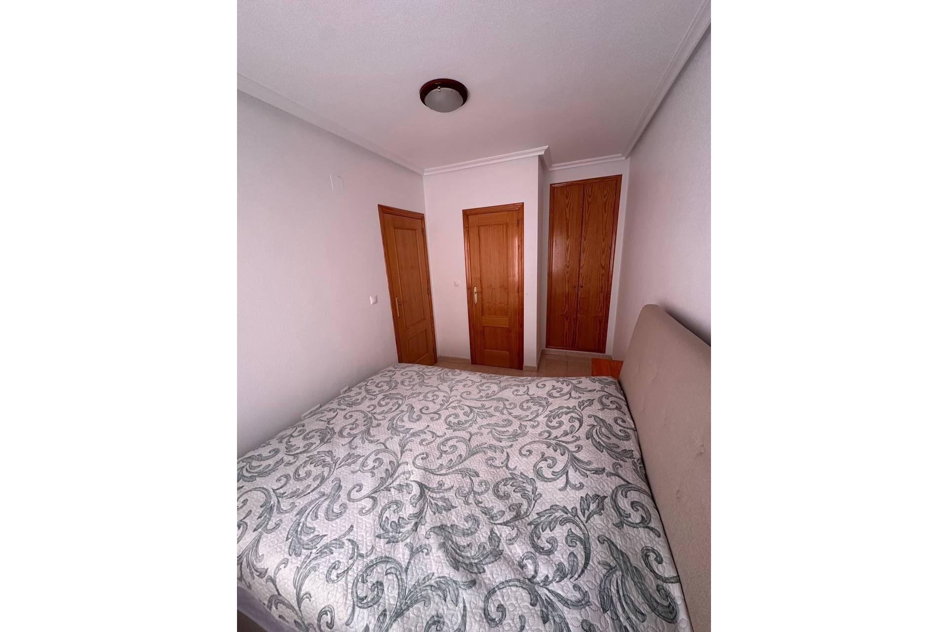 Segunda mano - Apartamento -
Torrevieja - Centro