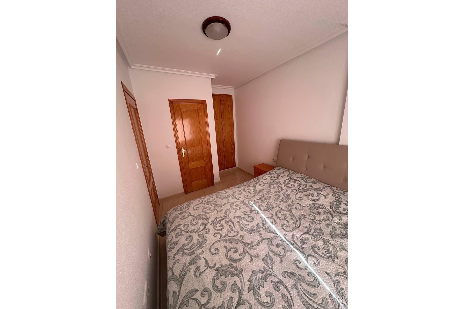 Segunda mano - Apartamento -
Torrevieja - Centro