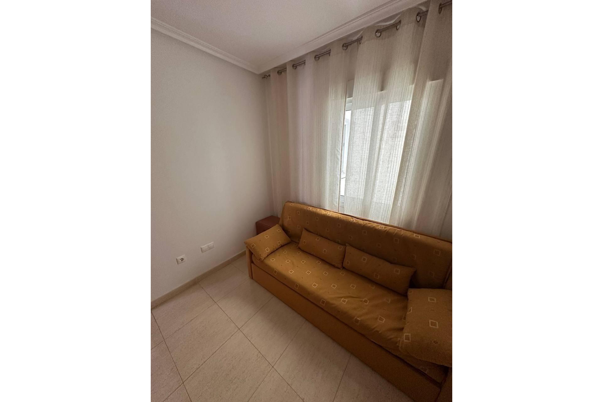 Segunda mano - Apartamento -
Torrevieja - Centro