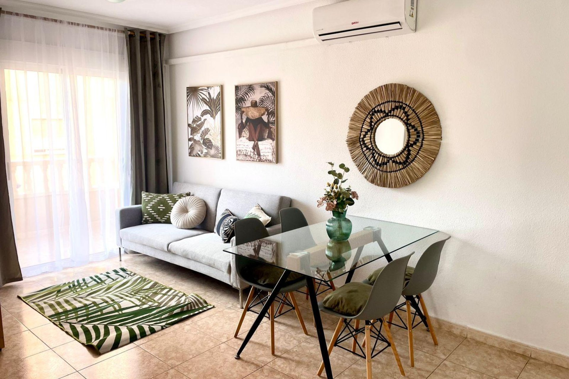 Segunda mano - Apartamento -
Torrevieja - Centro