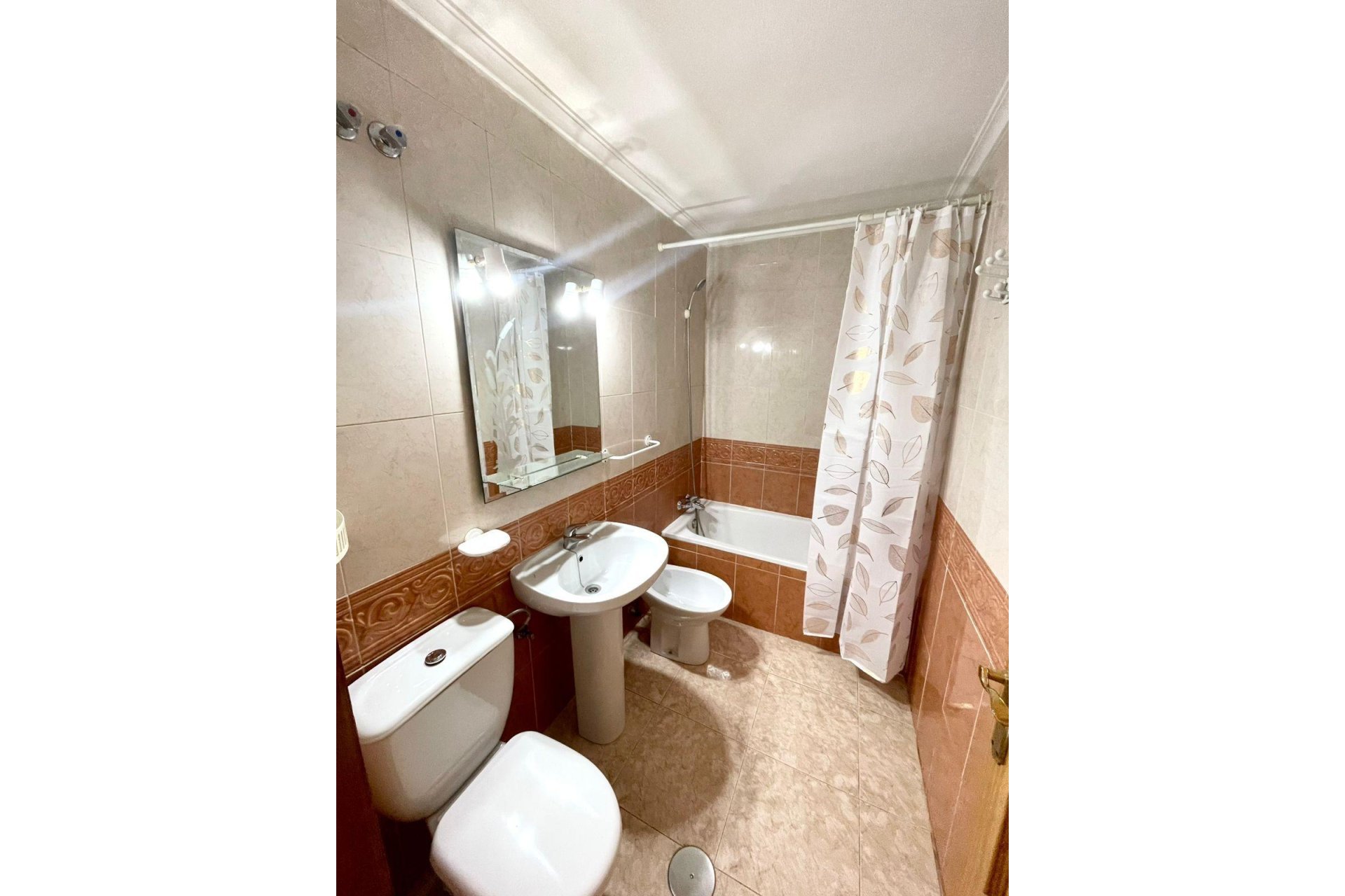 Segunda mano - Apartamento -
Torrevieja - Centro