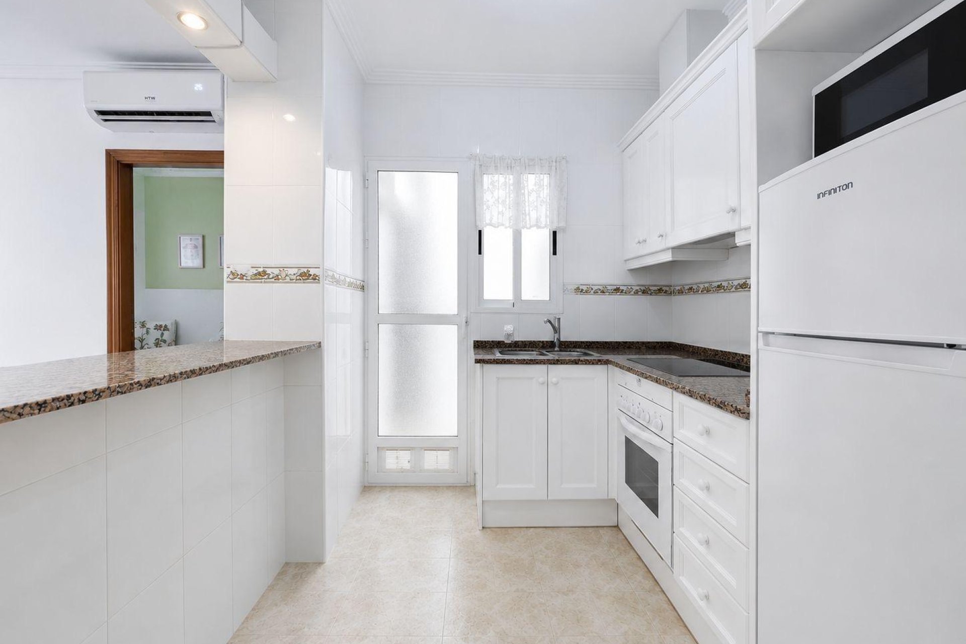 Segunda mano - Apartamento -
Torrevieja - Centro