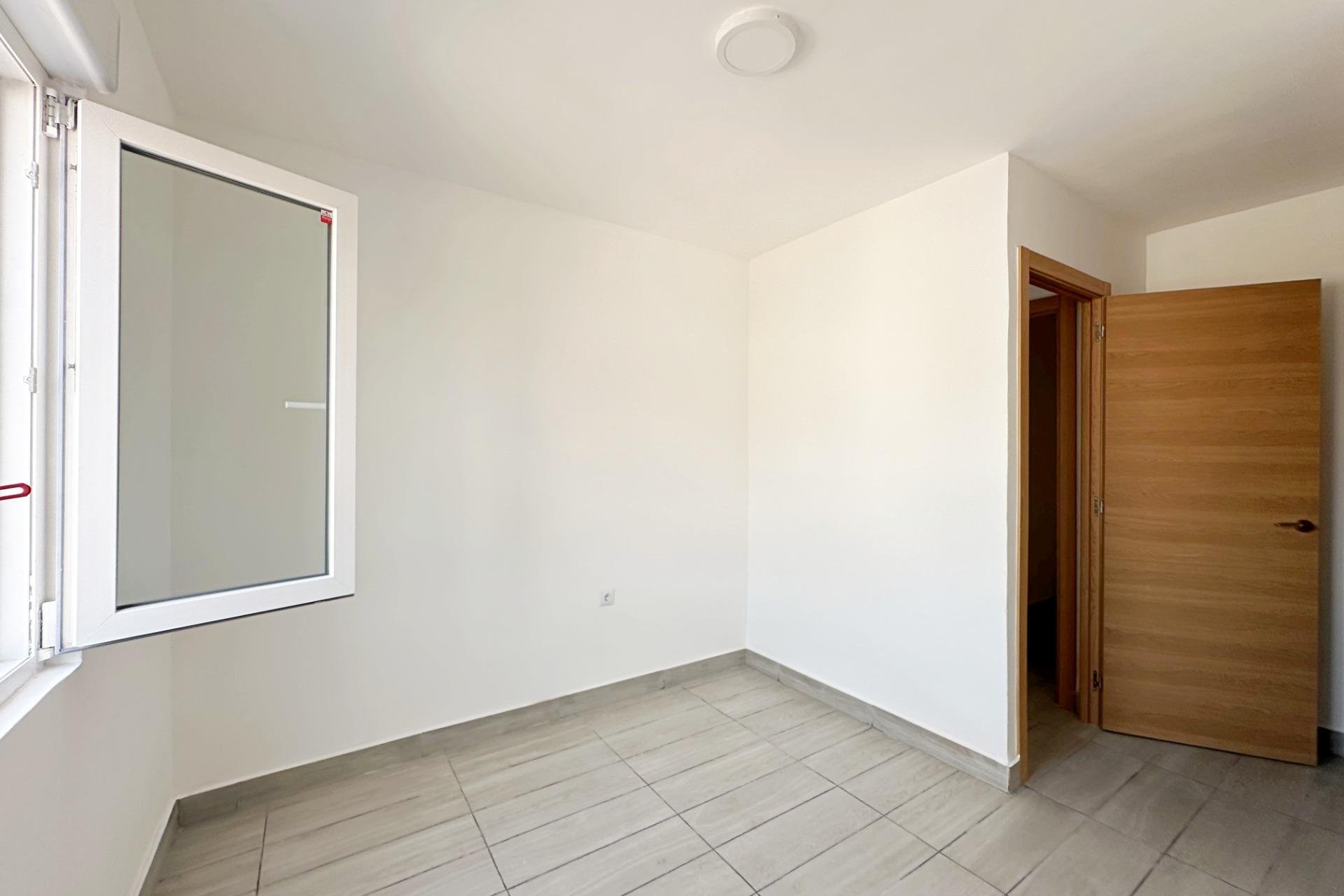 Segunda mano - Apartamento -
Torrevieja - Centro
