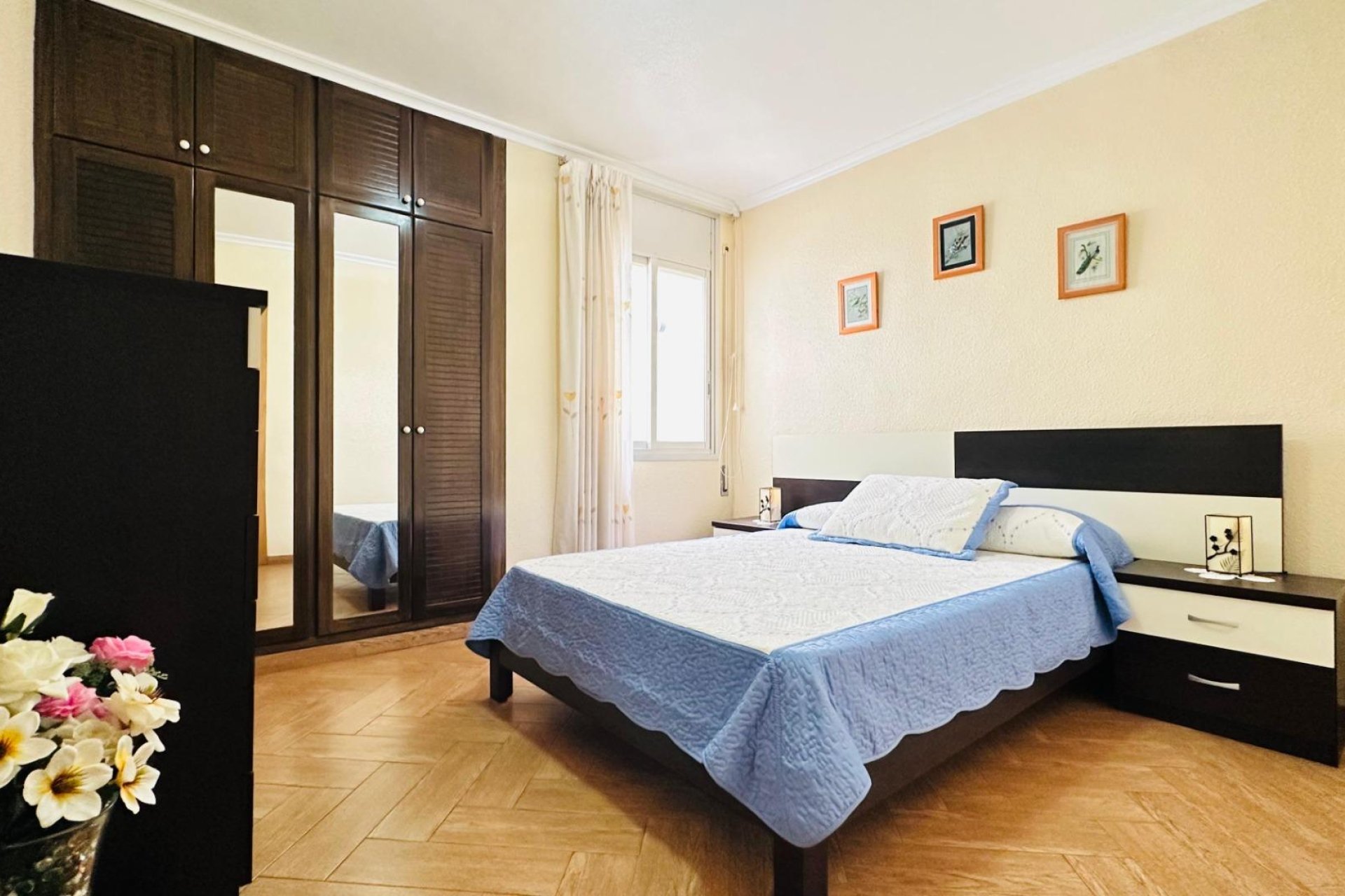 Segunda mano - Apartamento -
Torrevieja - Centro