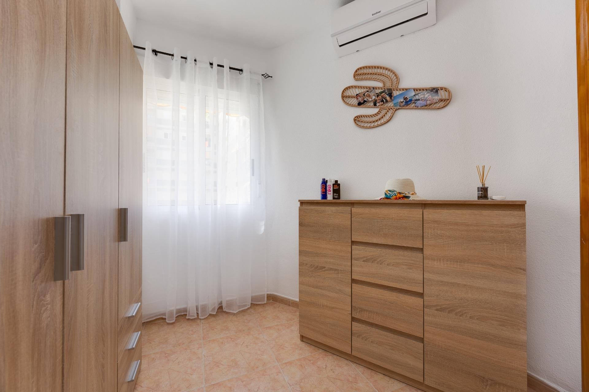 Segunda mano - Apartamento -
Torrevieja - Centro