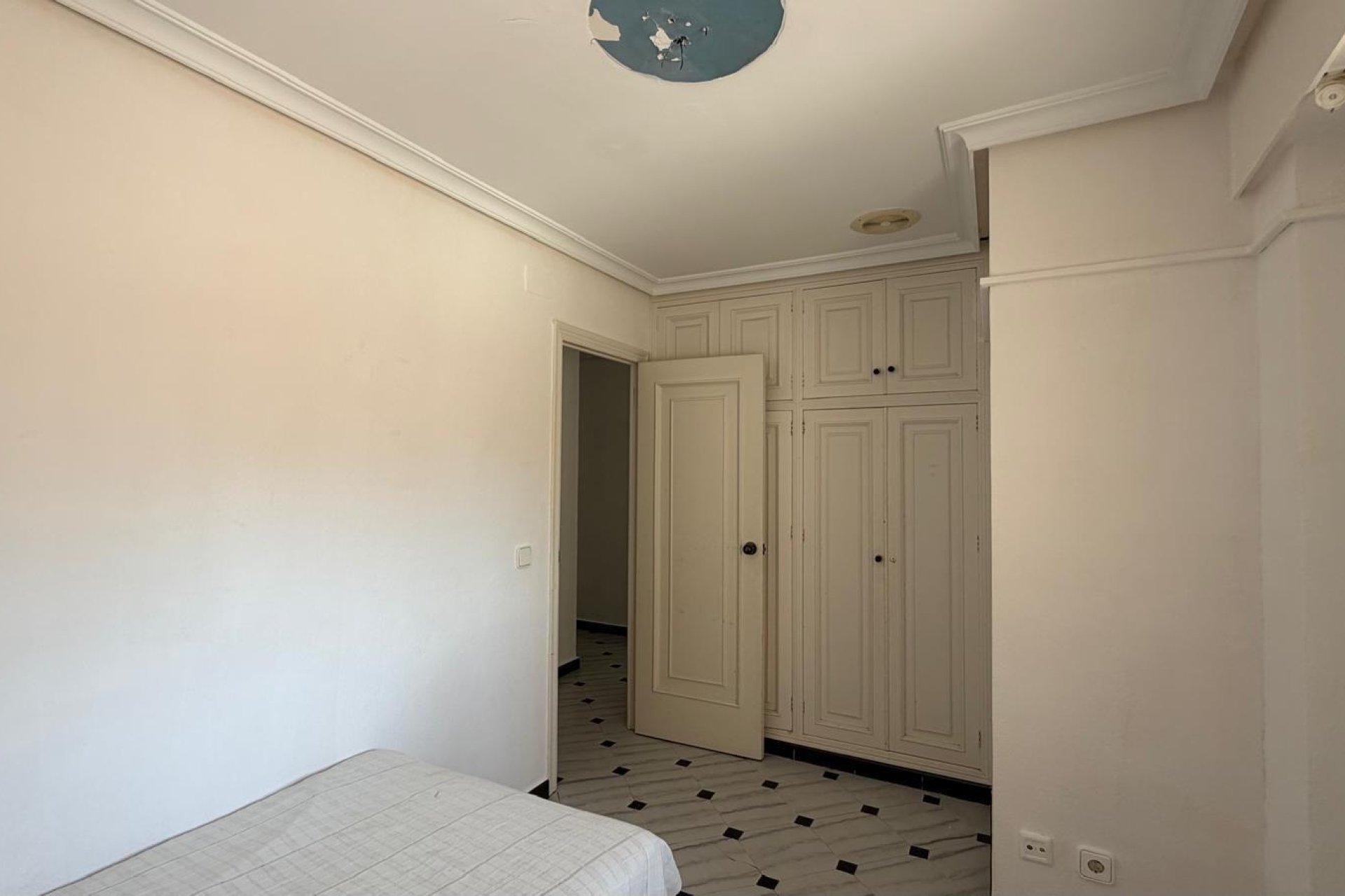 Segunda mano - Apartamento -
Torrevieja - Centro
