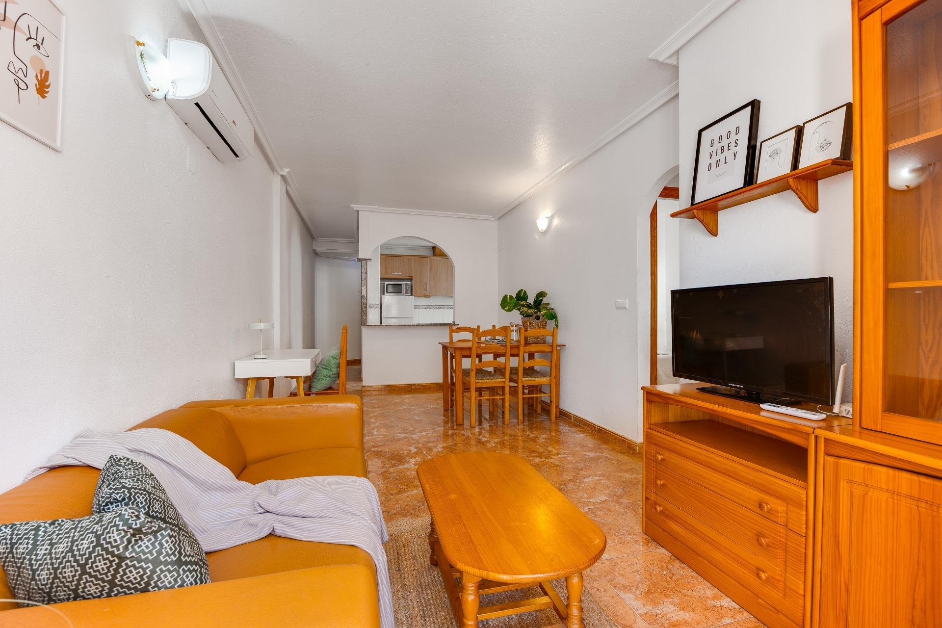 Segunda mano - Apartamento -
Torrevieja - Centro