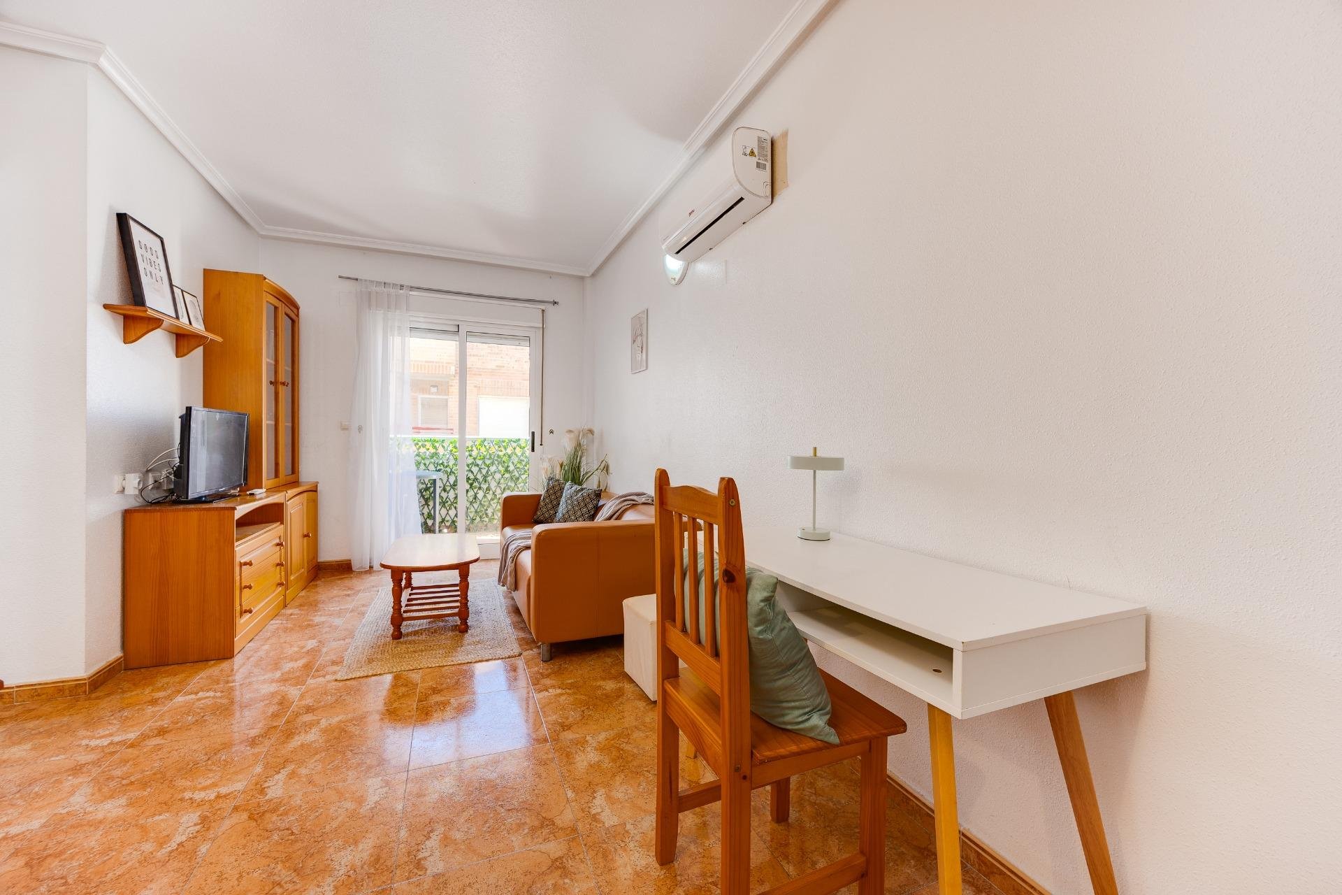 Segunda mano - Apartamento -
Torrevieja - Centro