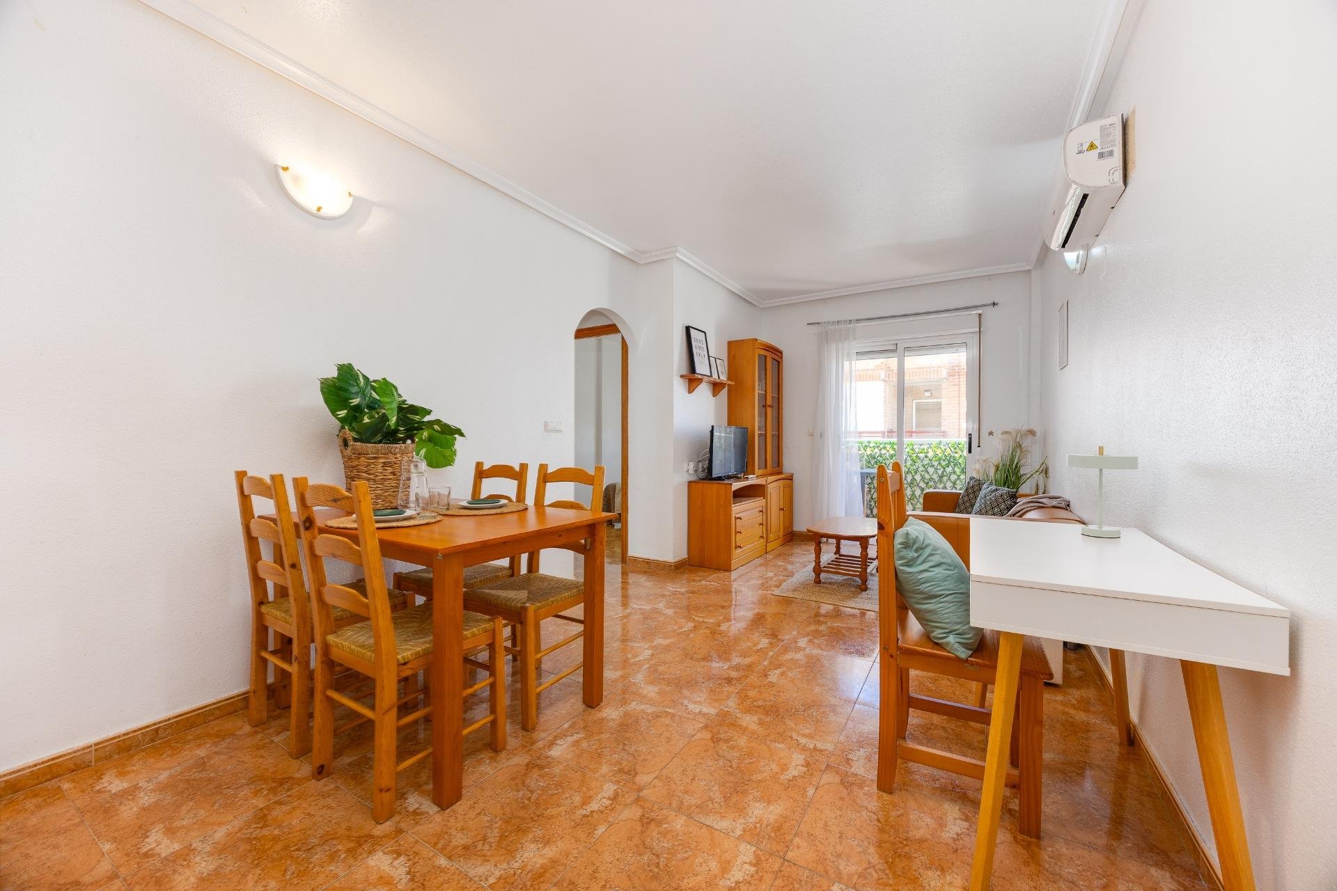Segunda mano - Apartamento -
Torrevieja - Centro