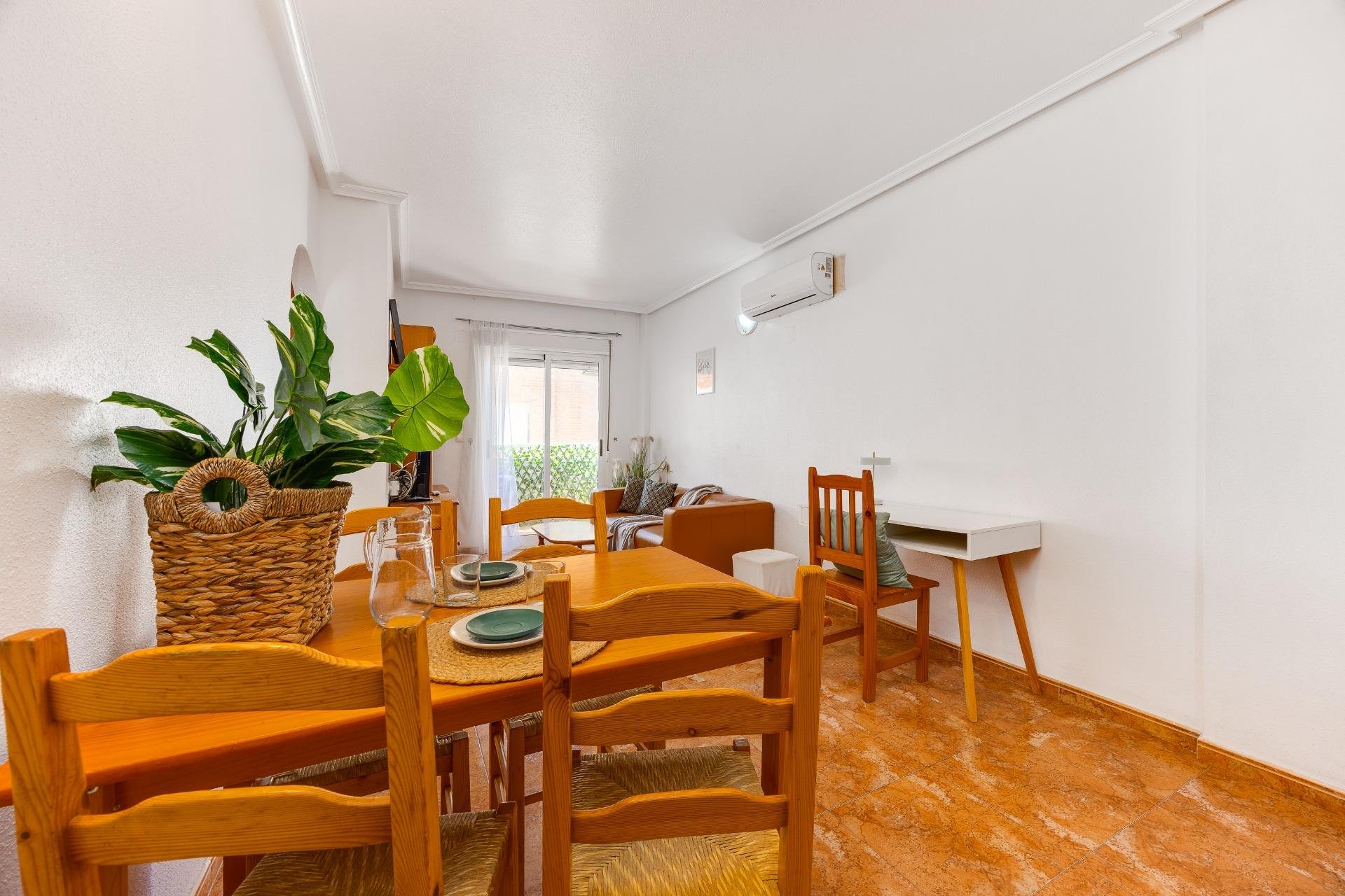 Segunda mano - Apartamento -
Torrevieja - Centro