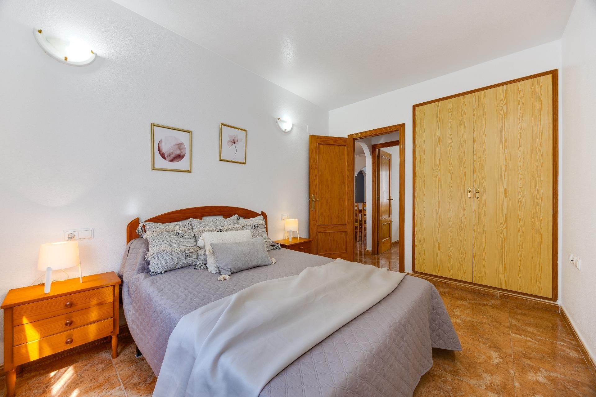 Segunda mano - Apartamento -
Torrevieja - Centro