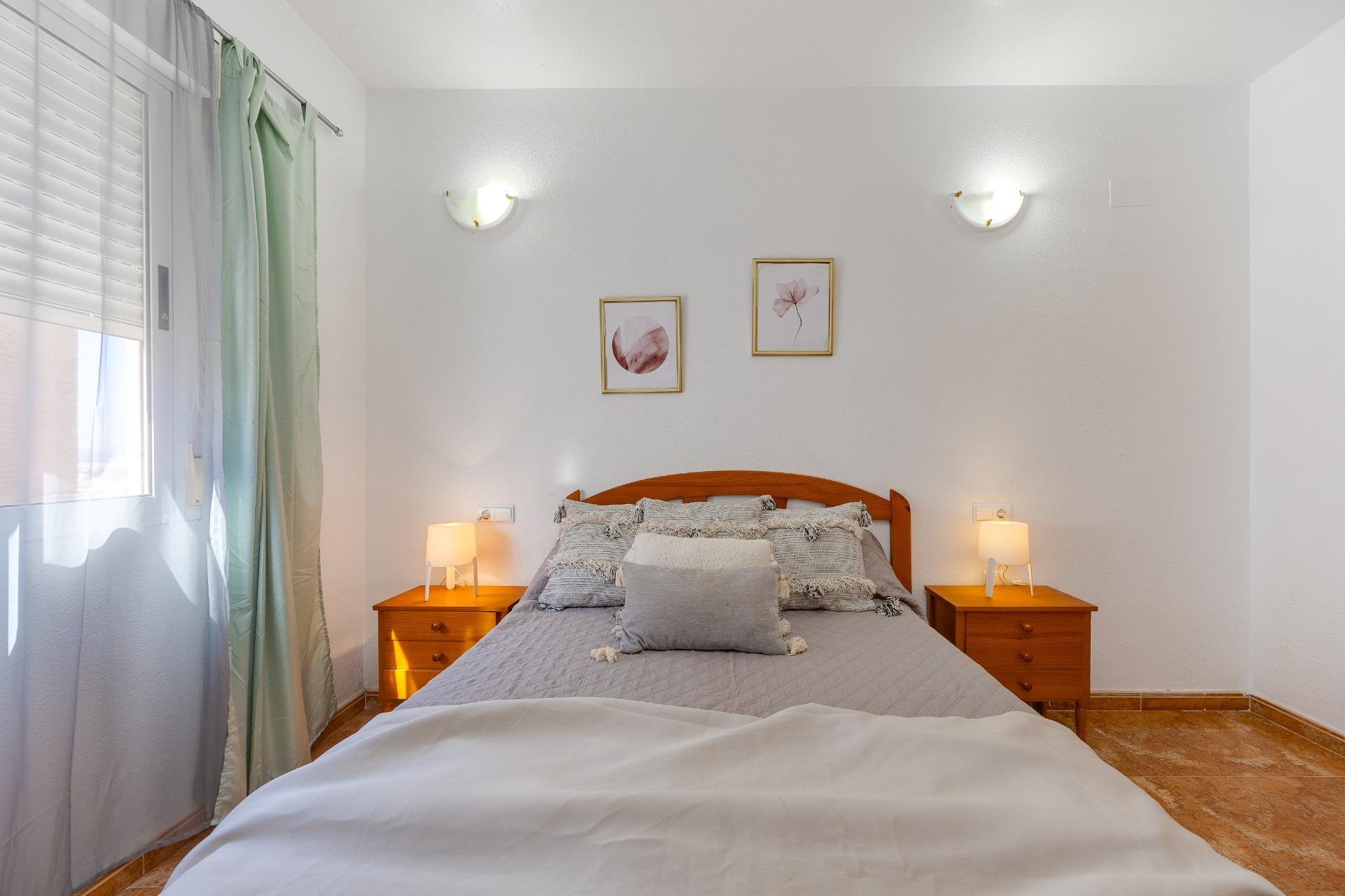 Segunda mano - Apartamento -
Torrevieja - Centro