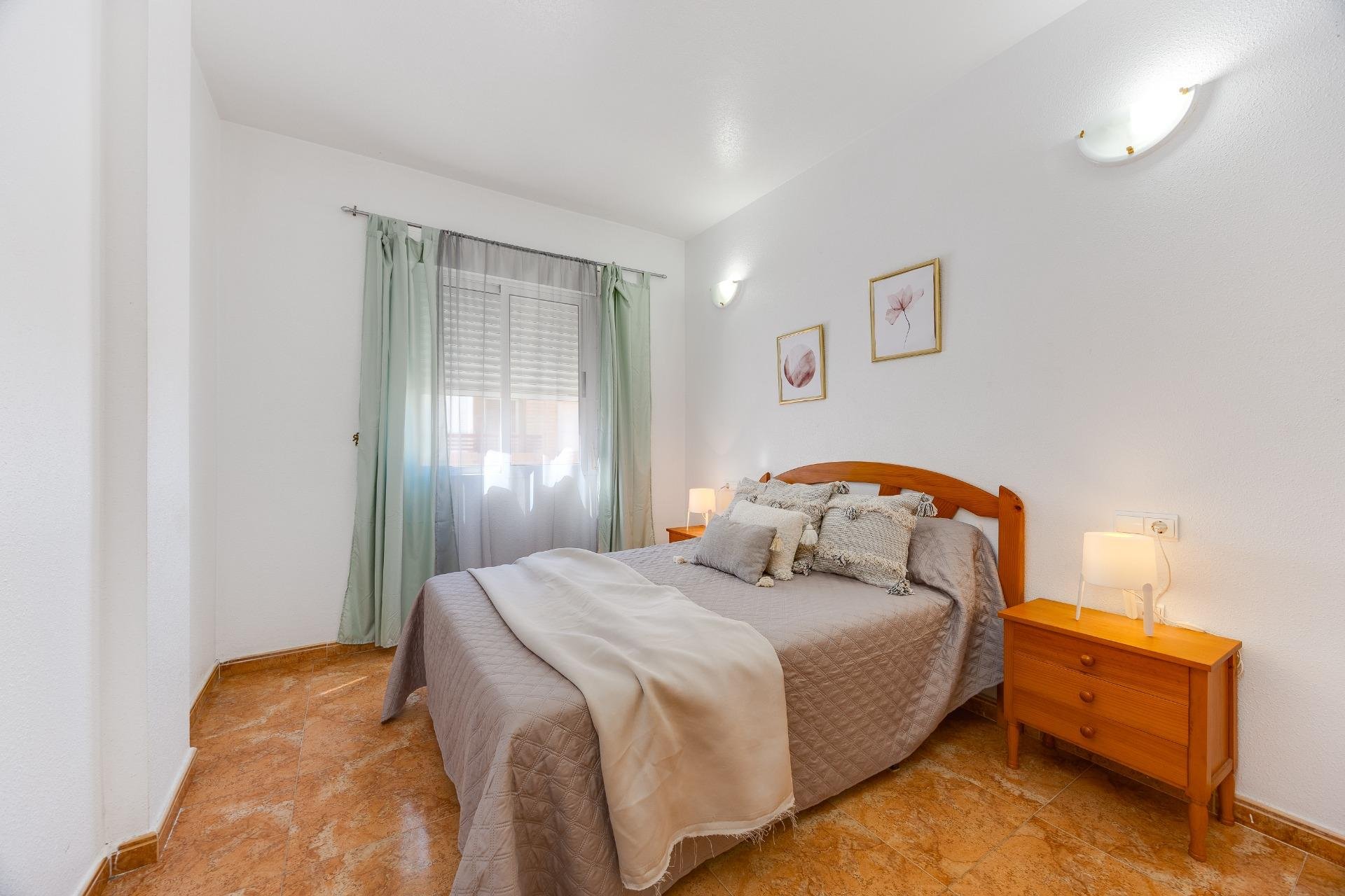 Segunda mano - Apartamento -
Torrevieja - Centro
