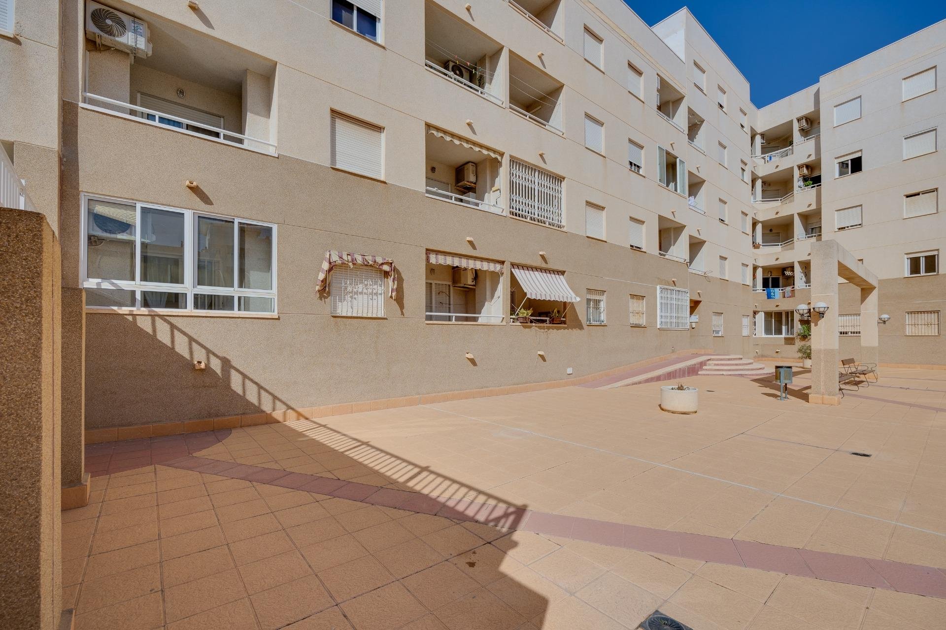 Segunda mano - Apartamento -
Torrevieja - Centro