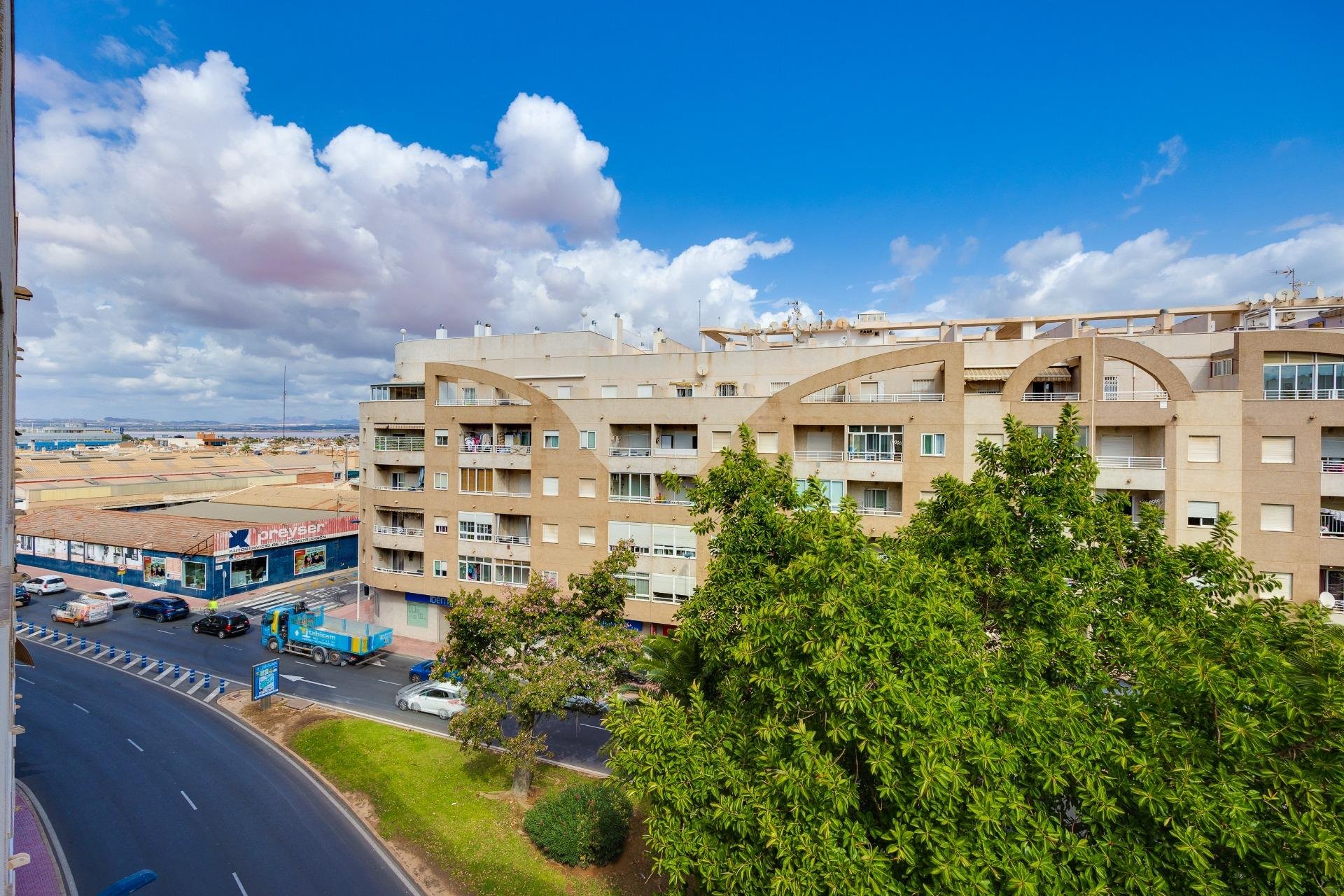 Segunda mano - Apartamento -
Torrevieja - Centro
