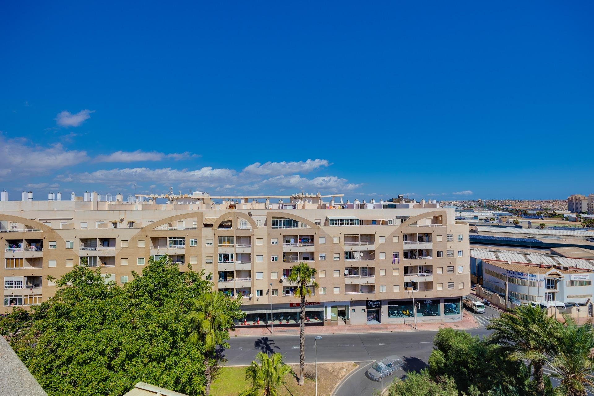 Segunda mano - Apartamento -
Torrevieja - Centro