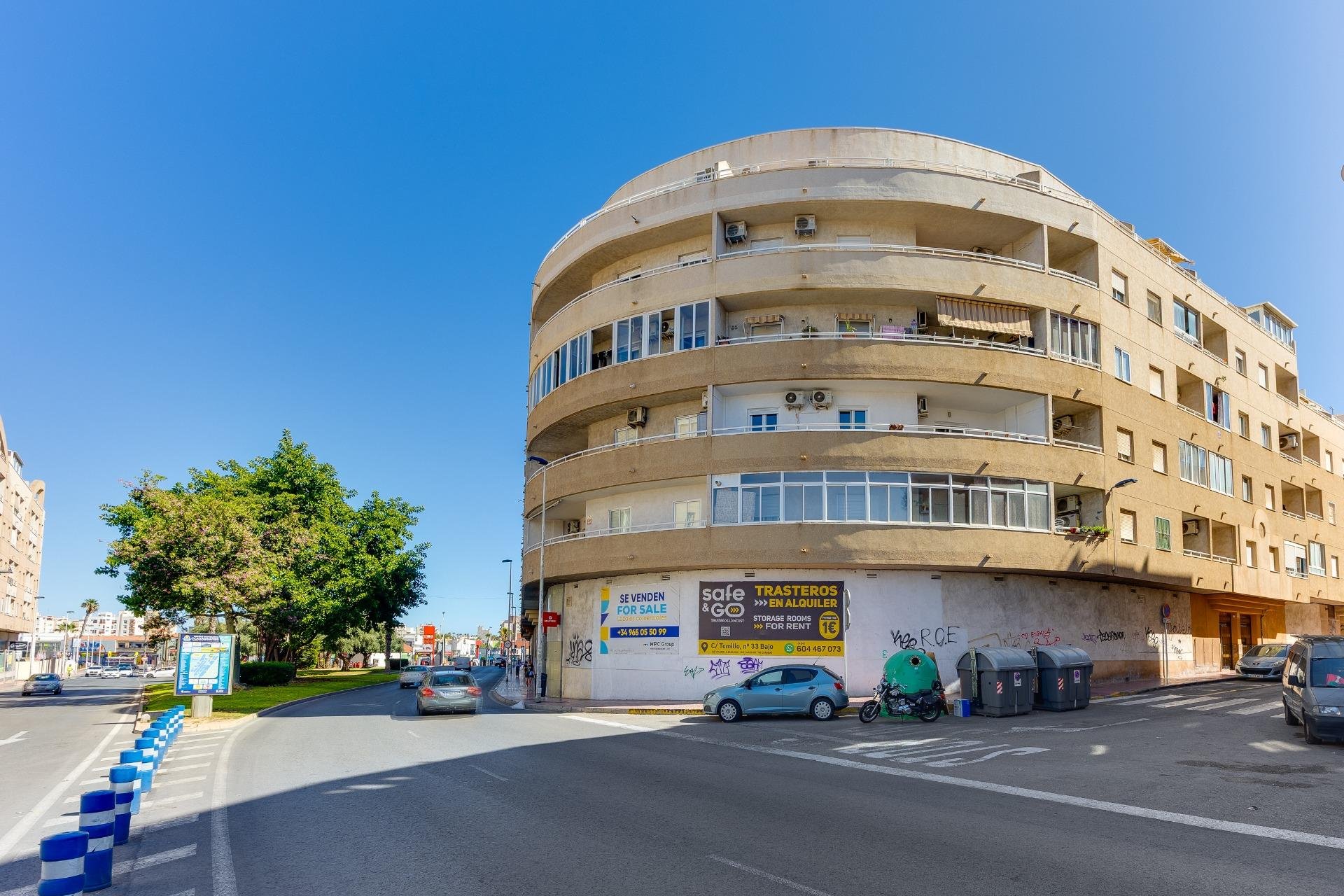 Segunda mano - Apartamento -
Torrevieja - Centro