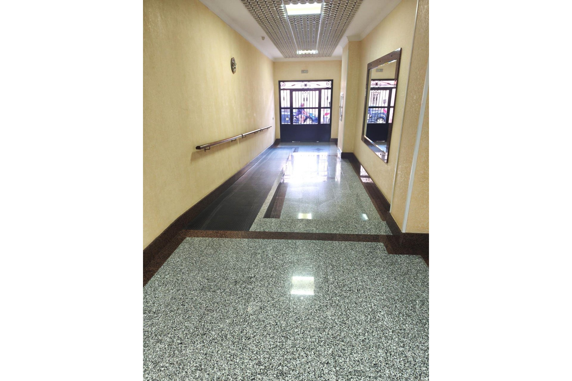 Segunda mano - Apartamento -
Torrevieja - Centro