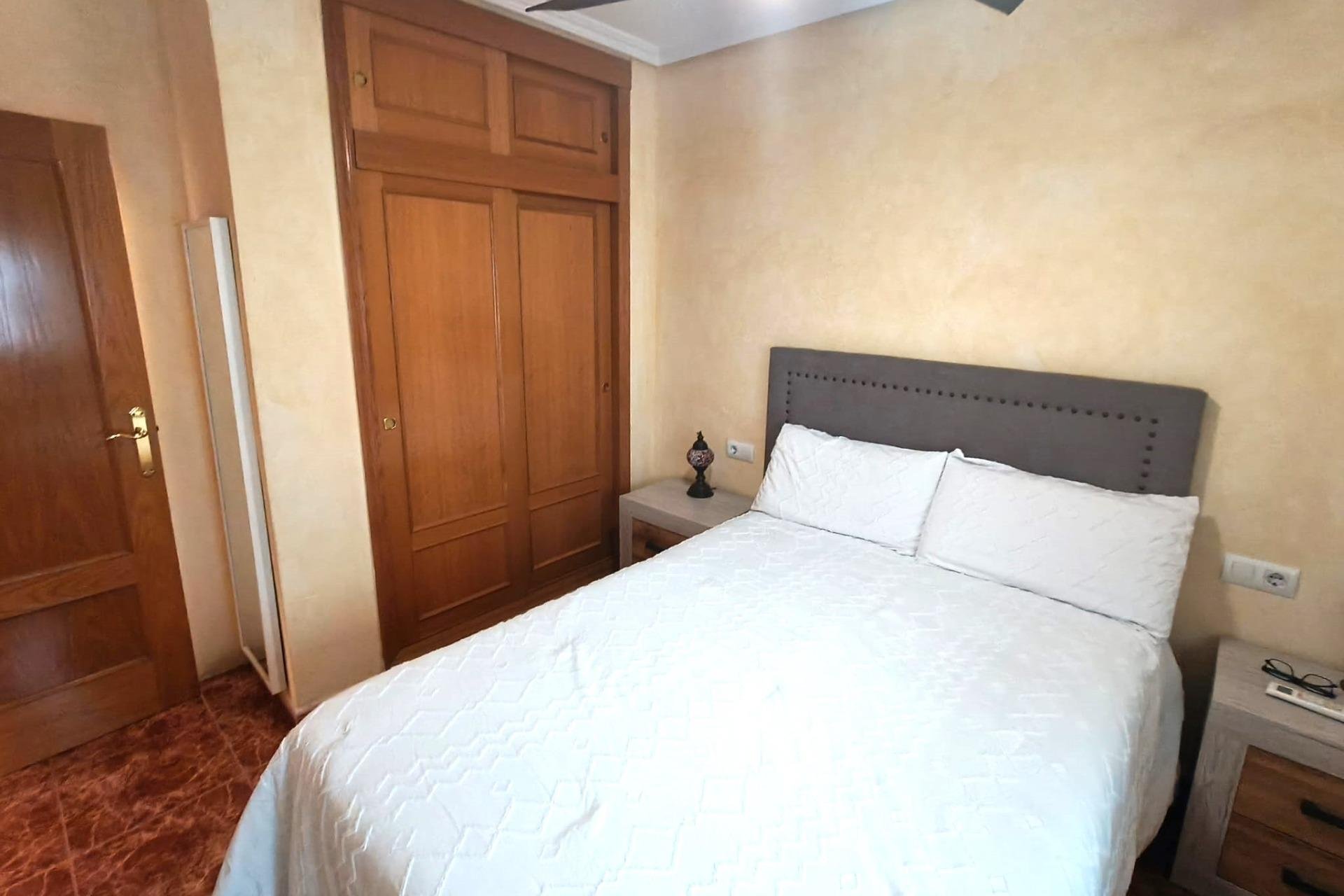 Segunda mano - Apartamento -
Torrevieja - Centro