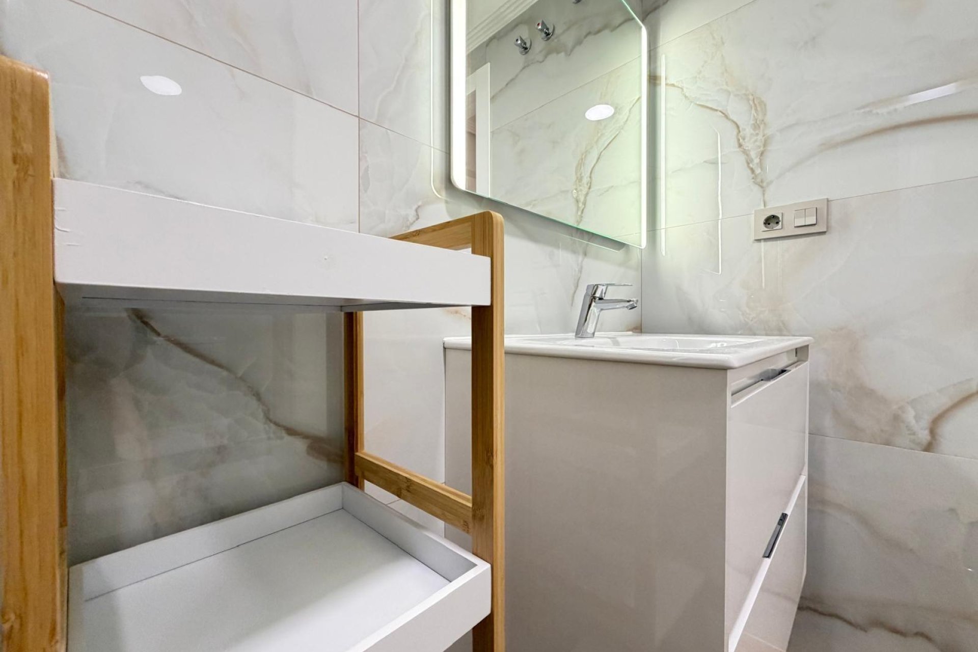 Segunda mano - Apartamento -
Torrevieja - Centro