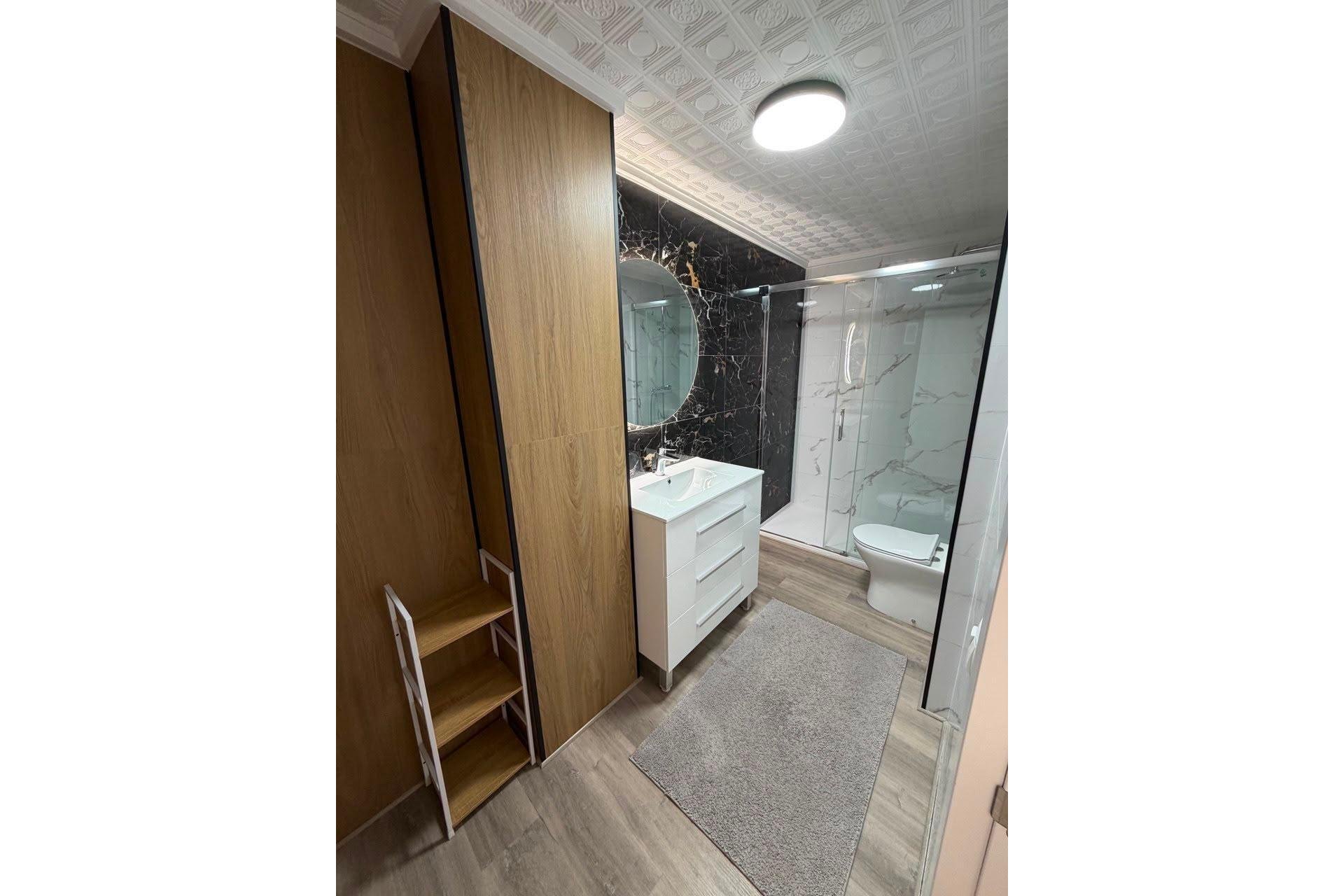 Segunda mano - Apartamento -
Torrevieja - Centro