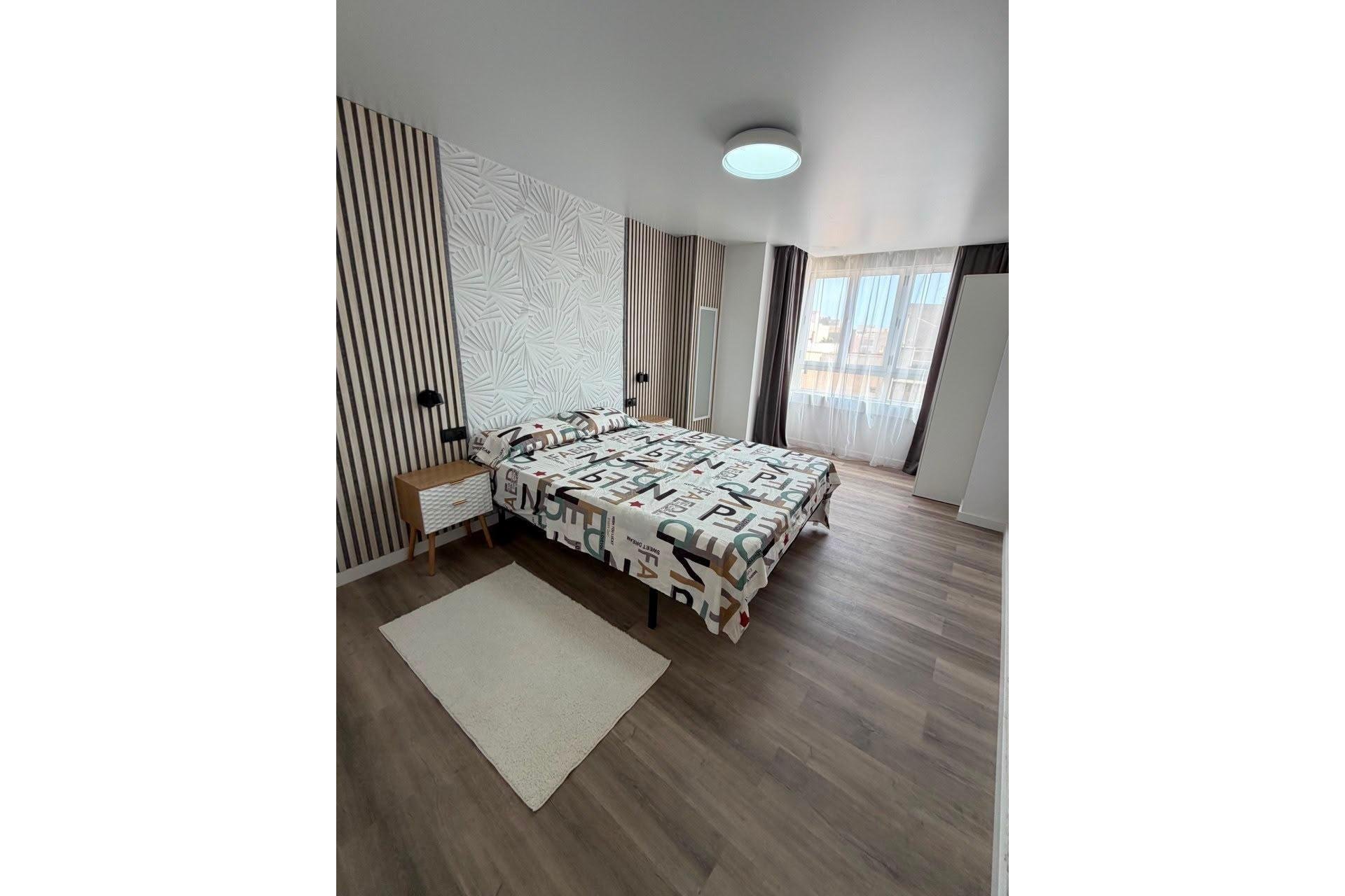 Segunda mano - Apartamento -
Torrevieja - Centro