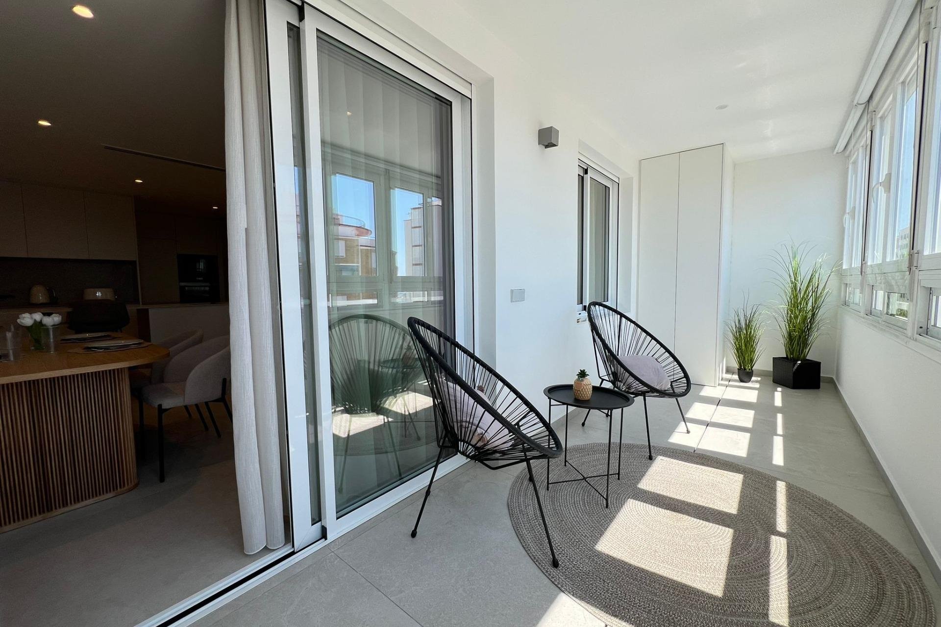 Segunda mano - Apartamento -
Torrevieja - El Acequión - Los Náufragos