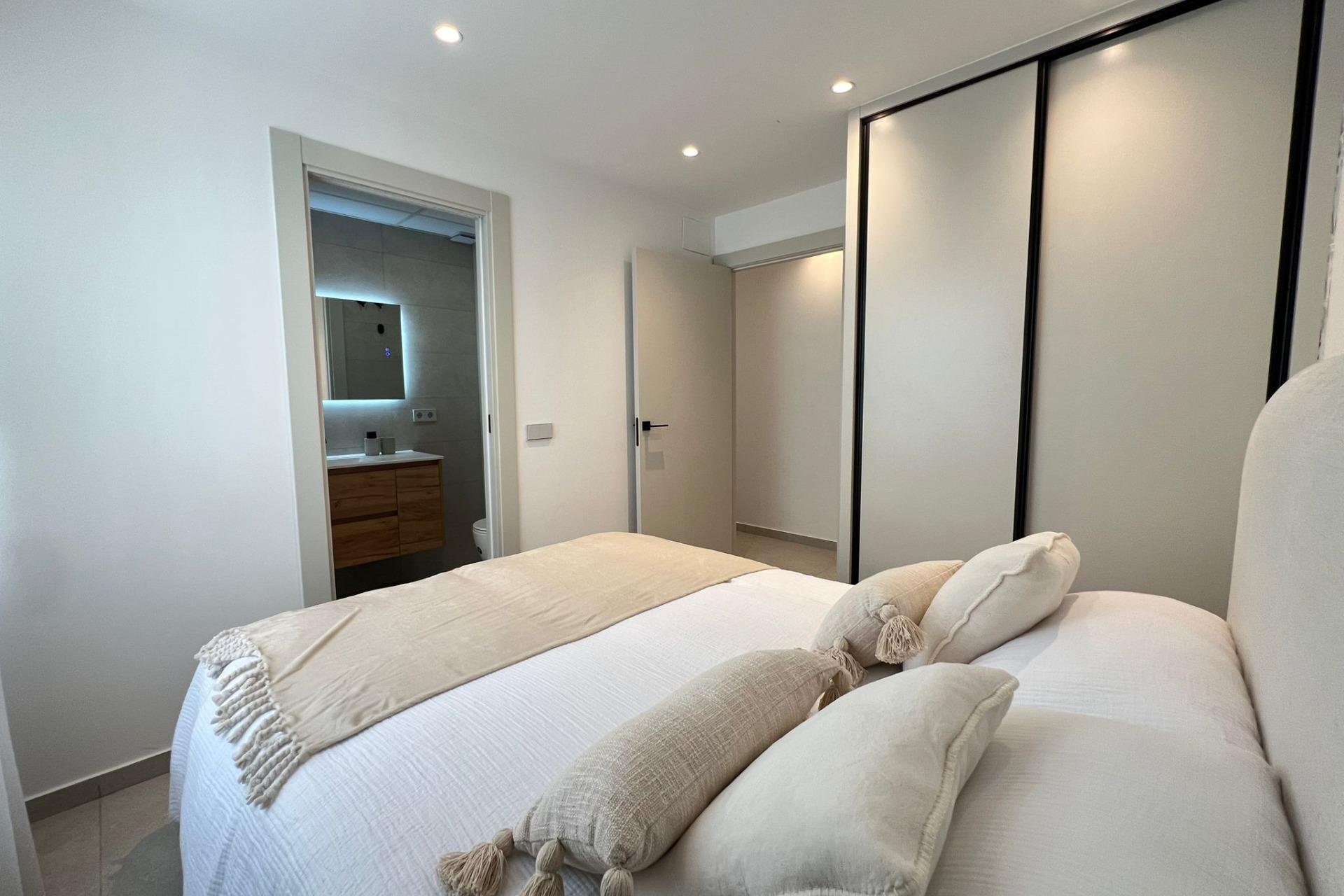 Segunda mano - Apartamento -
Torrevieja - El Acequión - Los Náufragos