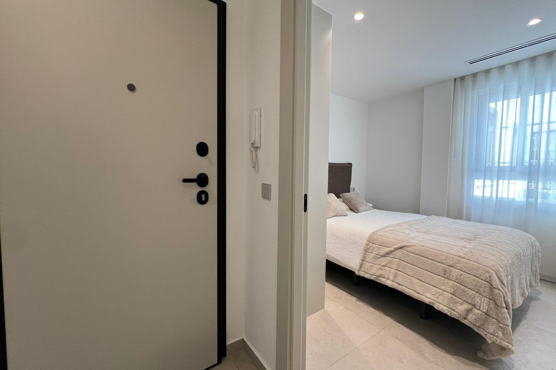 Segunda mano - Apartamento -
Torrevieja - El Acequión - Los Náufragos