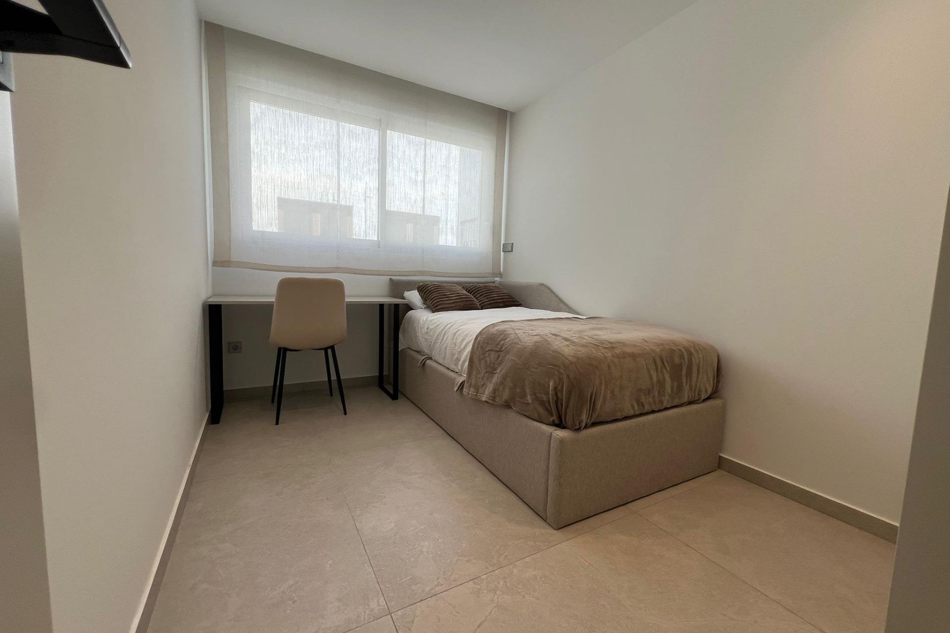 Segunda mano - Apartamento -
Torrevieja - El Acequión - Los Náufragos