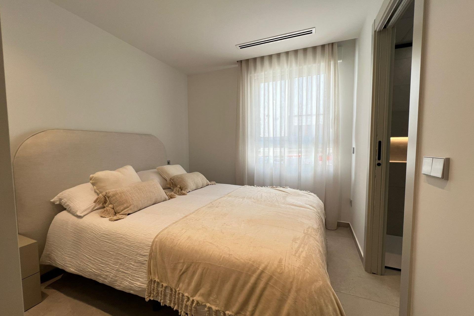 Segunda mano - Apartamento -
Torrevieja - El Acequión - Los Náufragos