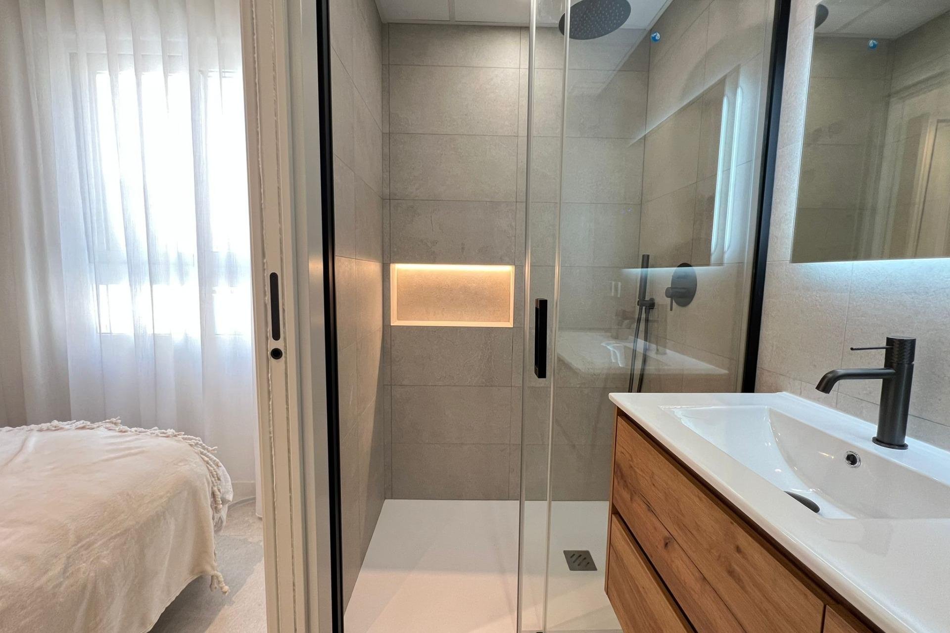 Segunda mano - Apartamento -
Torrevieja - El Acequión - Los Náufragos