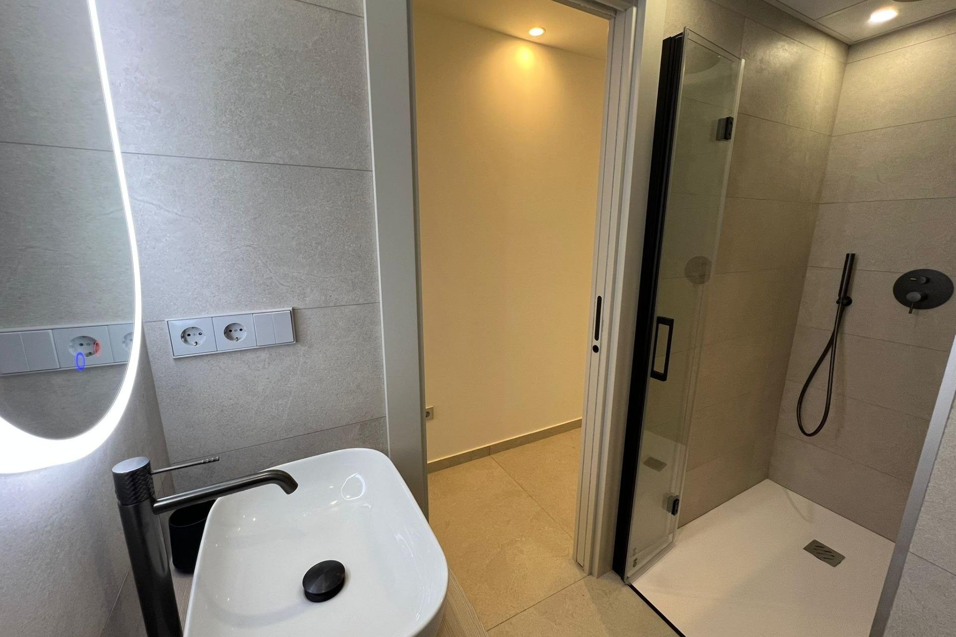 Segunda mano - Apartamento -
Torrevieja - El Acequión - Los Náufragos