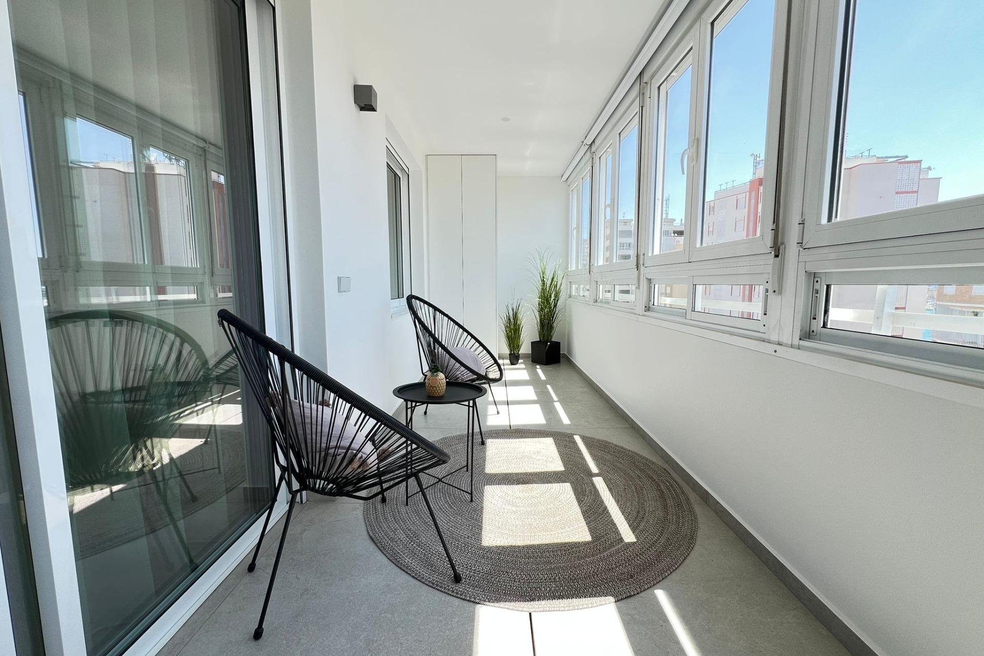 Segunda mano - Apartamento -
Torrevieja - El Acequión - Los Náufragos