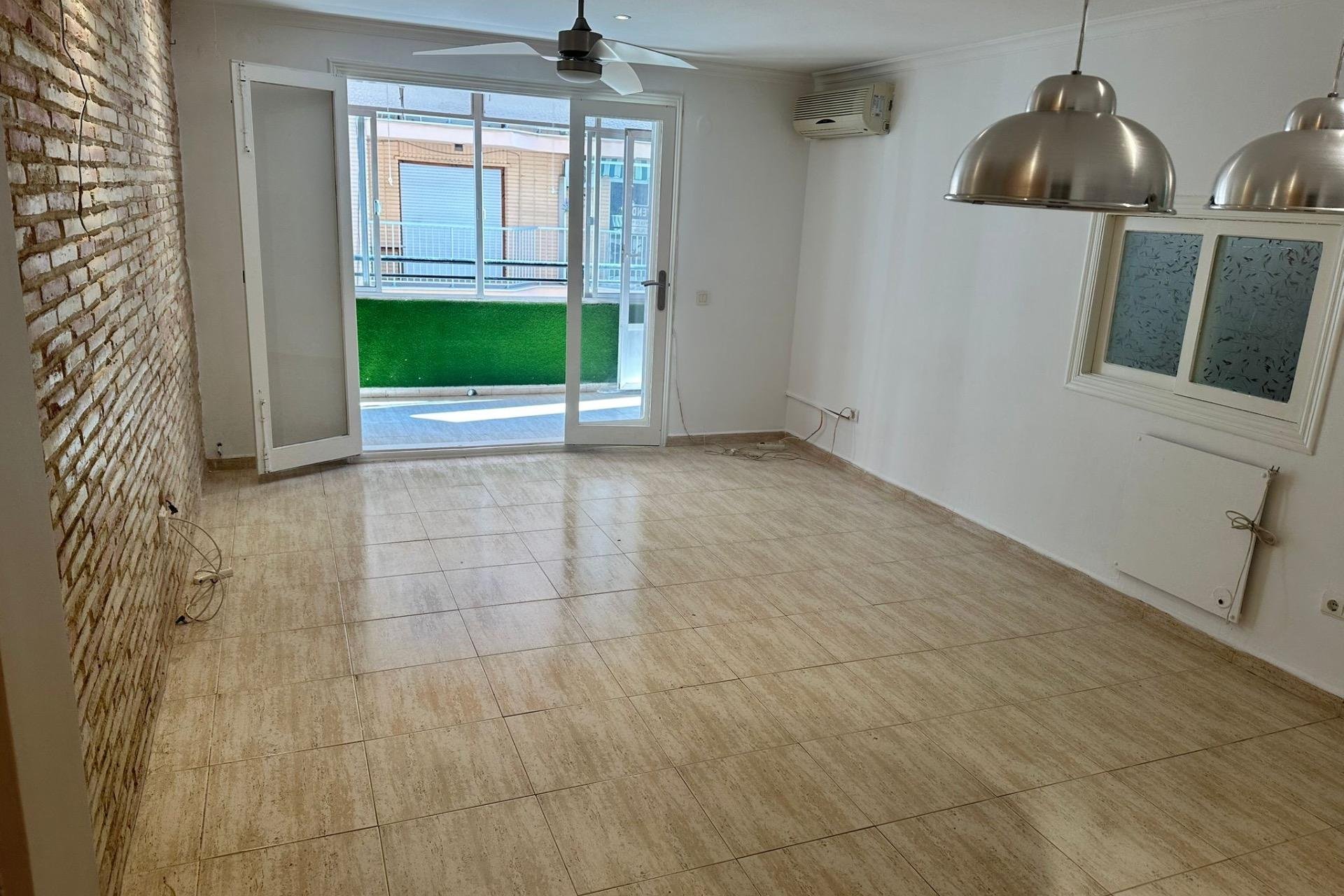 Segunda mano - Apartamento -
Torrevieja - El Acequión - Los Náufragos
