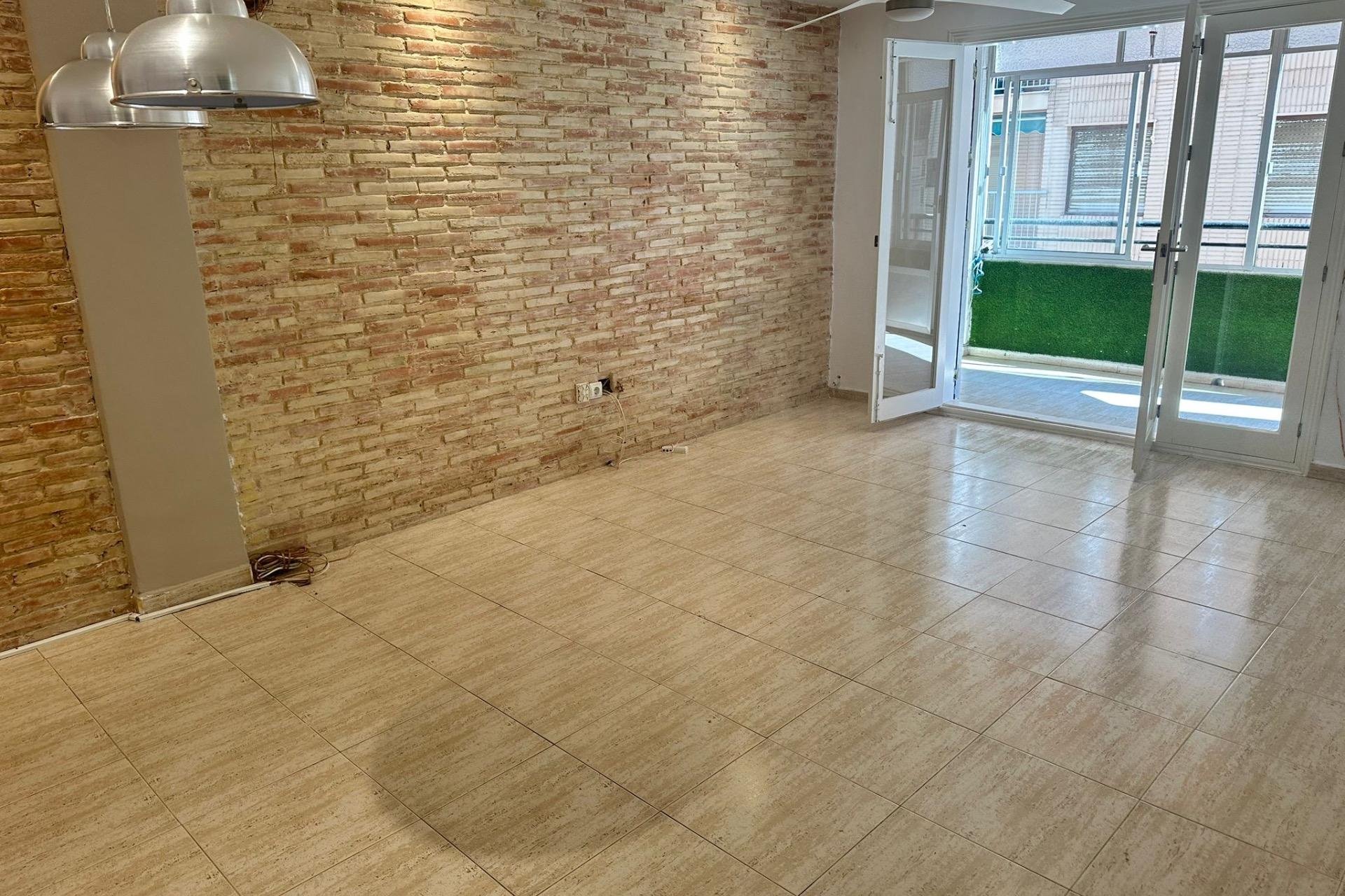 Segunda mano - Apartamento -
Torrevieja - El Acequión - Los Náufragos