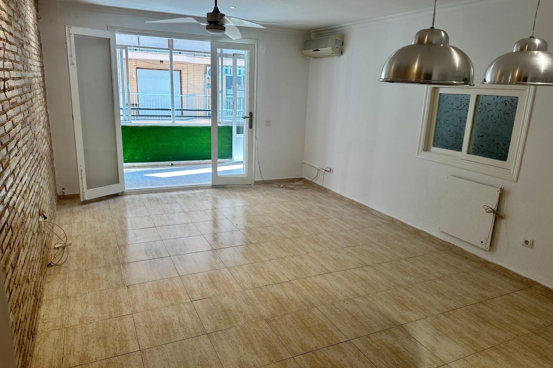 Segunda mano - Apartamento -
Torrevieja - El Acequión - Los Náufragos