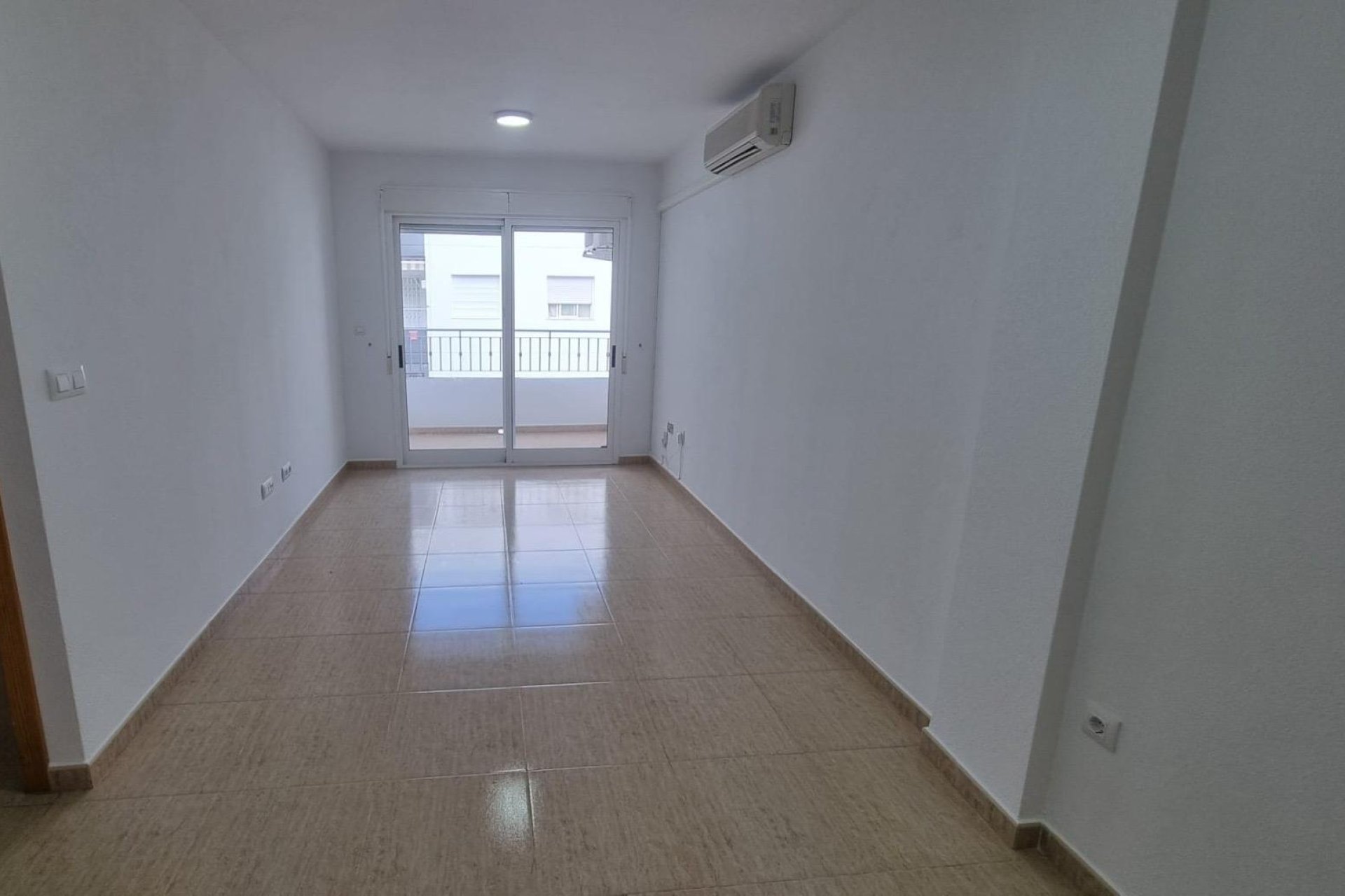 Segunda mano - Apartamento -
Torrevieja - El Molino