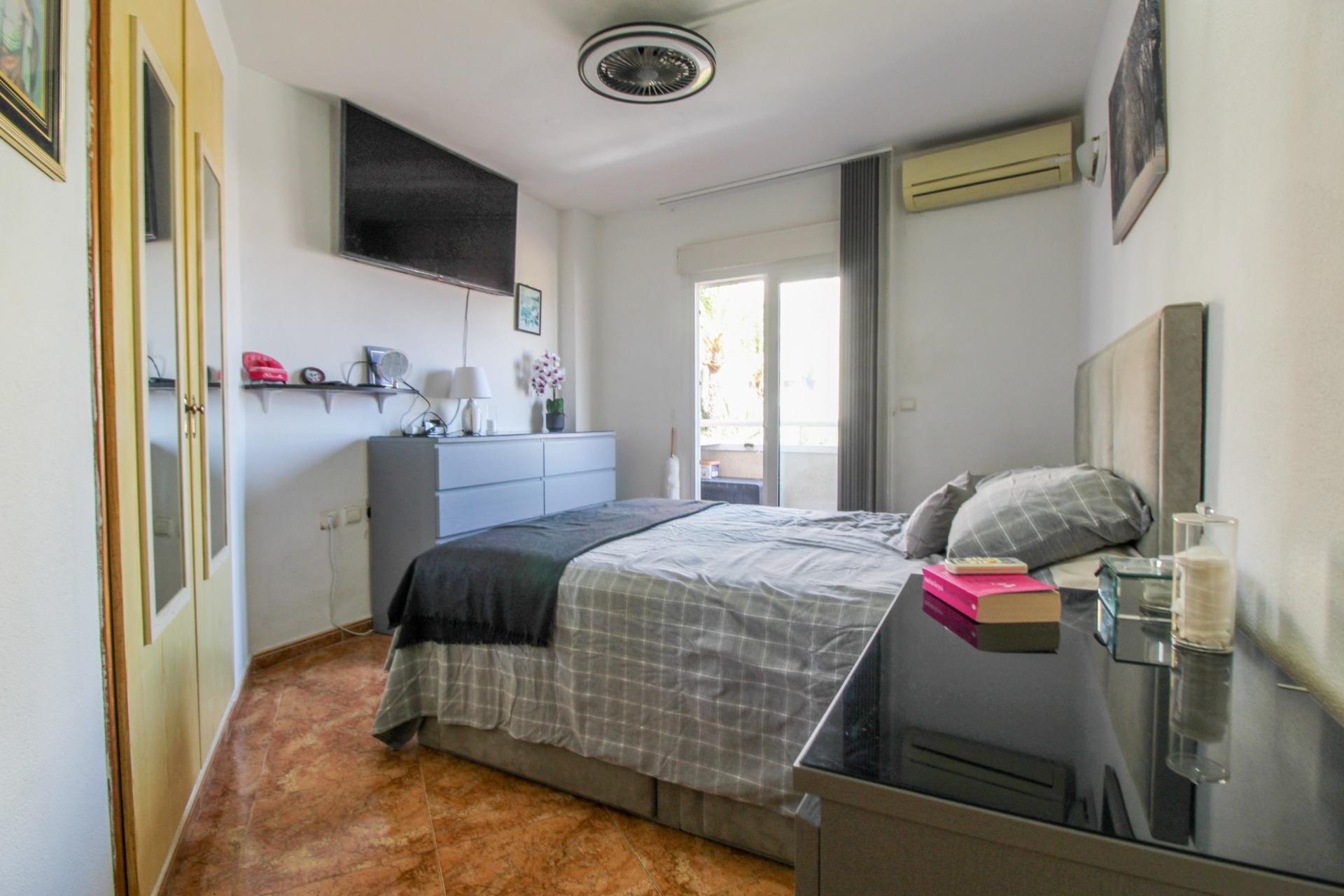 Segunda mano - Apartamento -
Torrevieja - El Molino