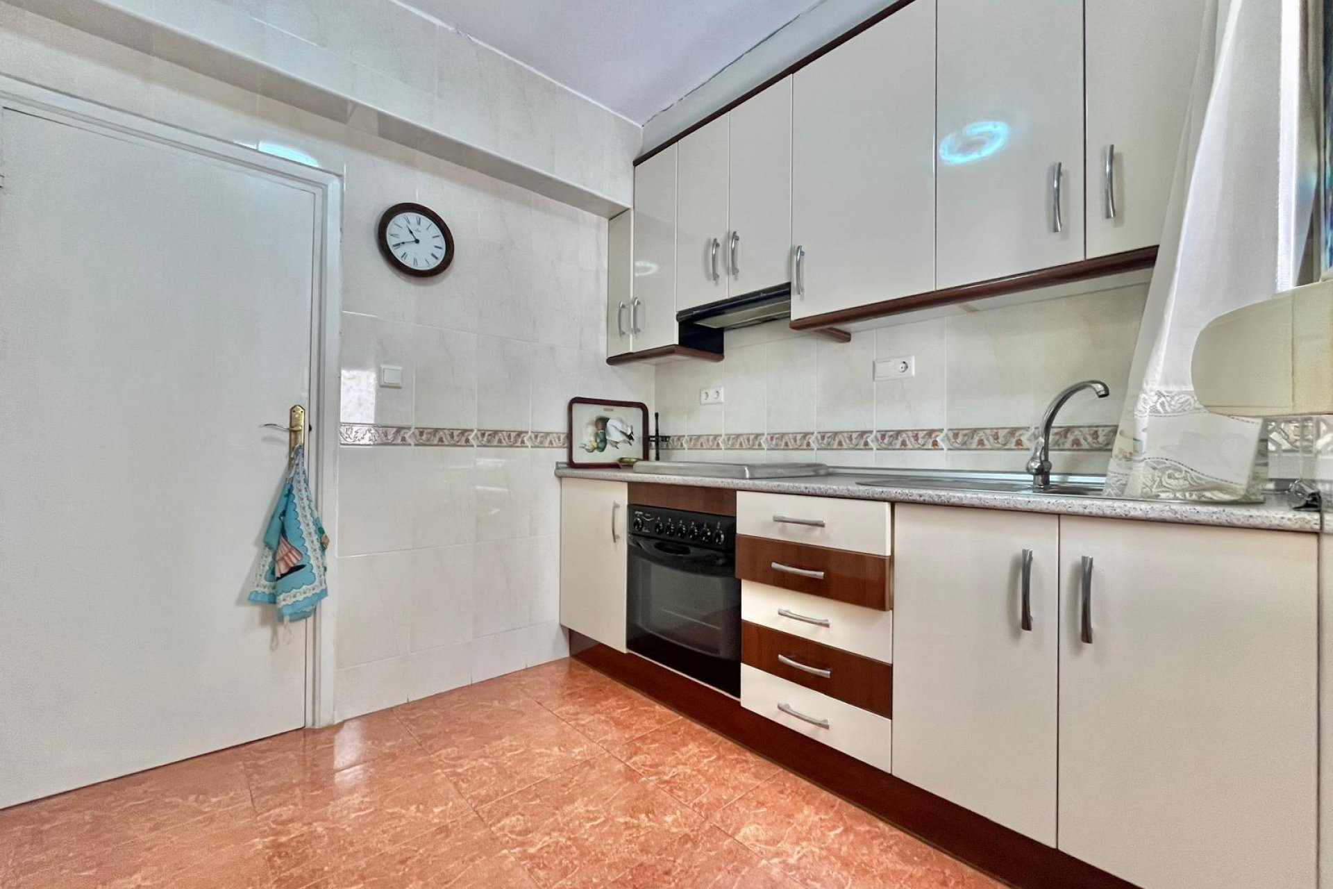 Segunda mano - Apartamento -
Torrevieja - Estacion De Autobuses