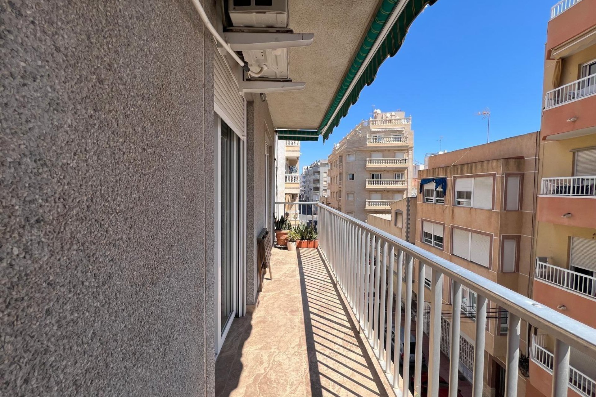 Segunda mano - Apartamento -
Torrevieja - Estacion De Autobuses