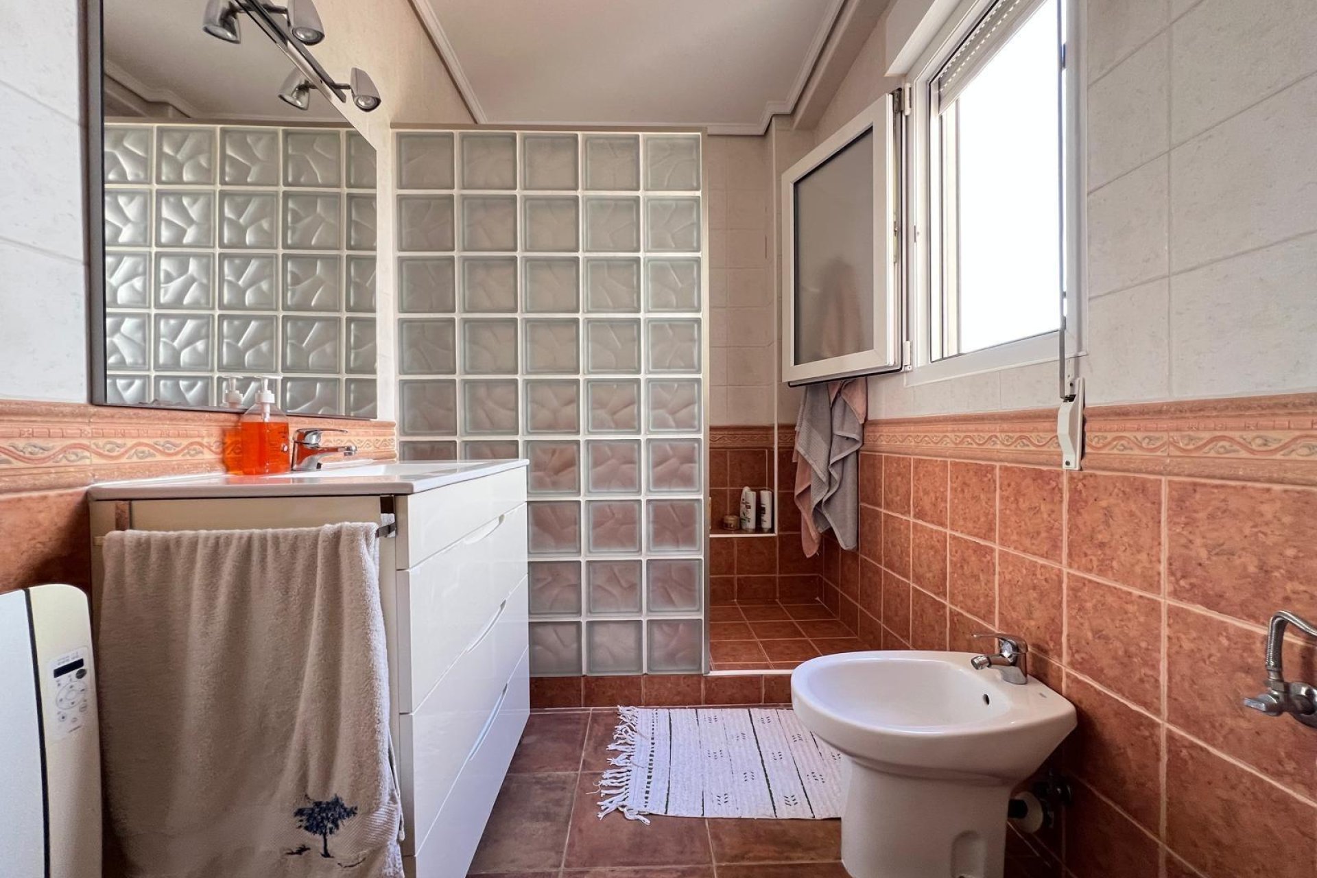 Segunda mano - Apartamento -
Torrevieja - Estacion De Autobuses