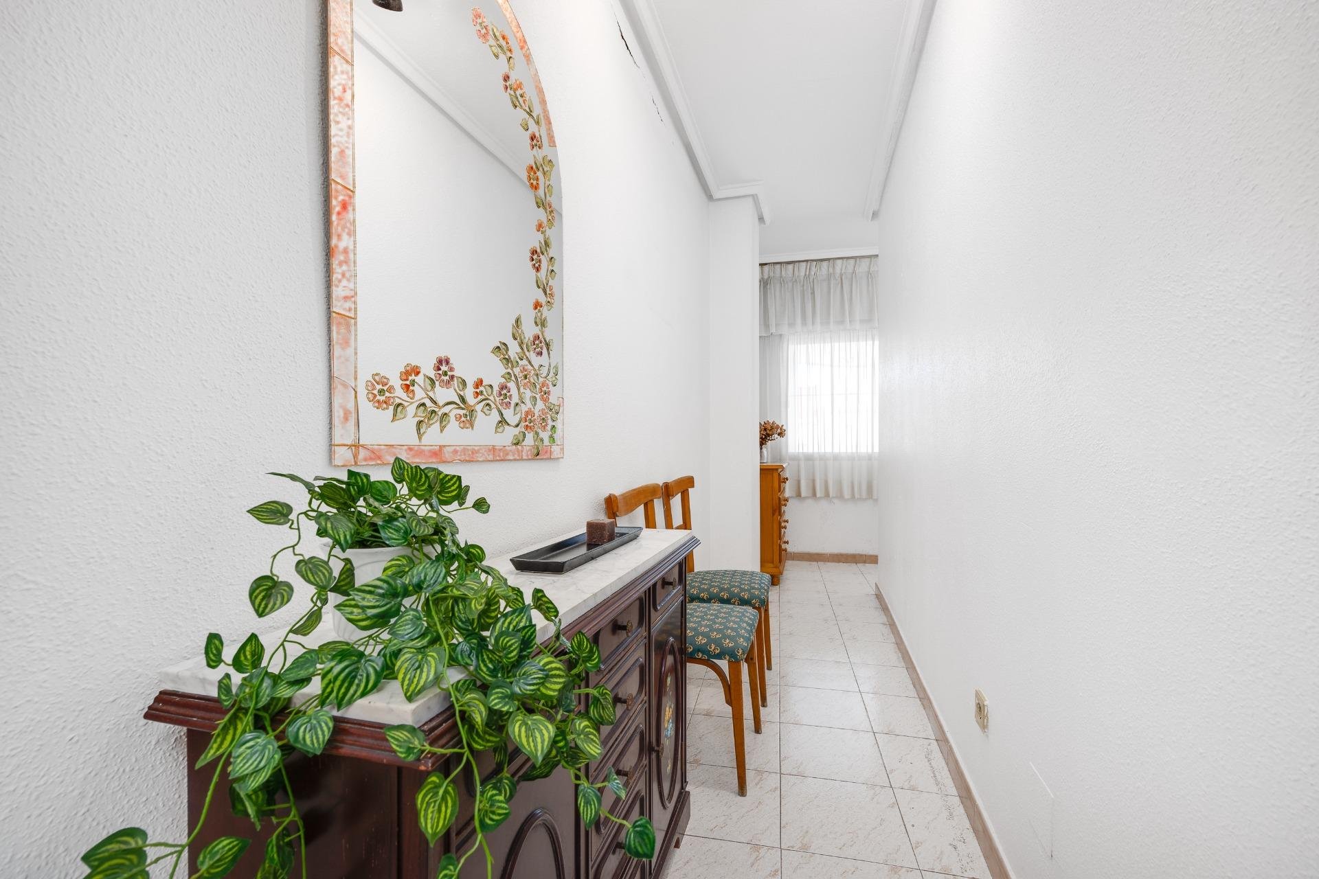 Segunda mano - Apartamento -
Torrevieja - Estacion De Autobuses