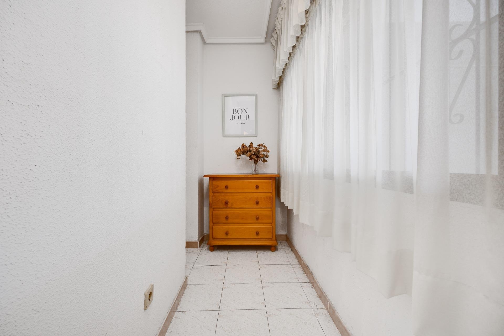 Segunda mano - Apartamento -
Torrevieja - Estacion De Autobuses