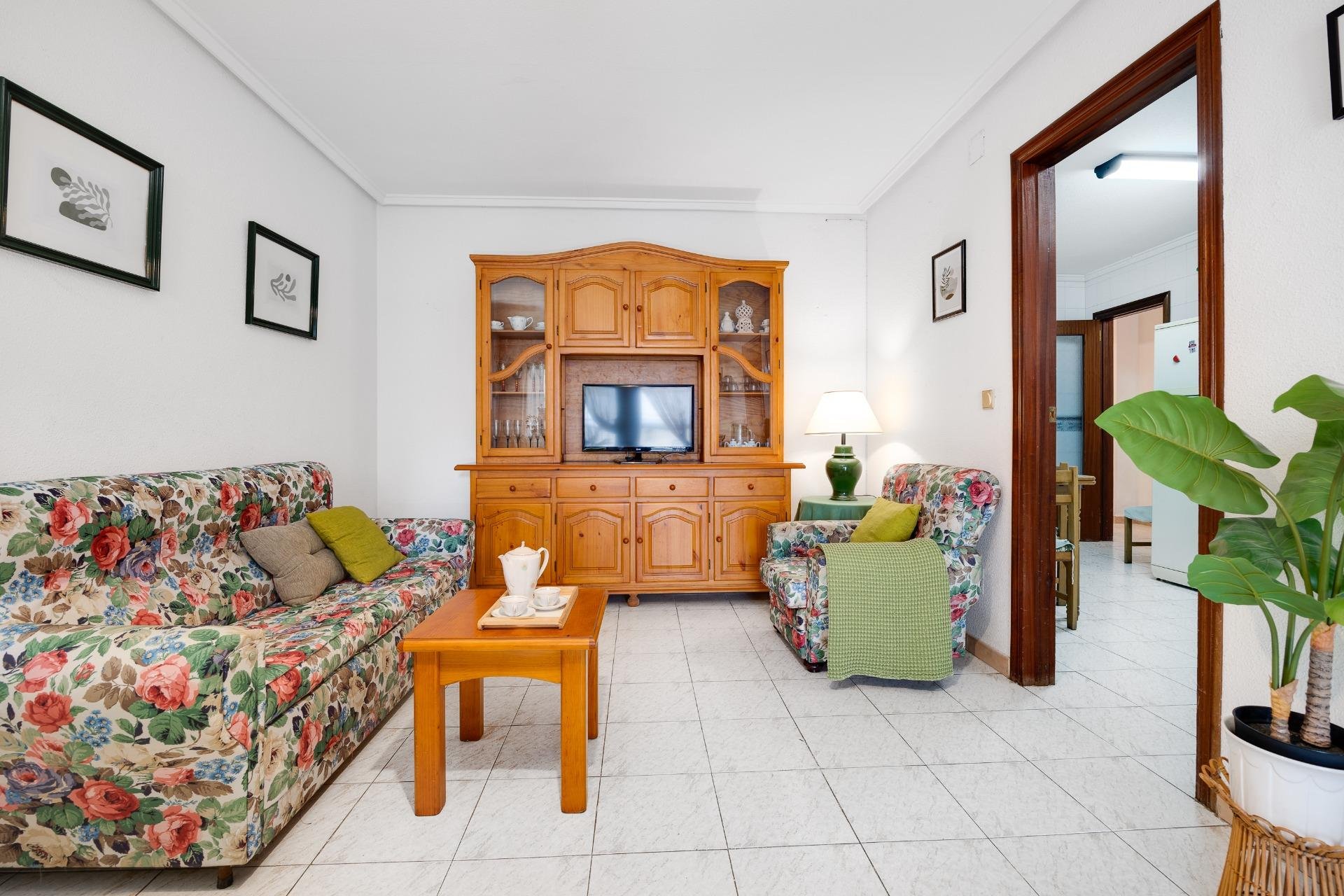 Segunda mano - Apartamento -
Torrevieja - Estacion De Autobuses