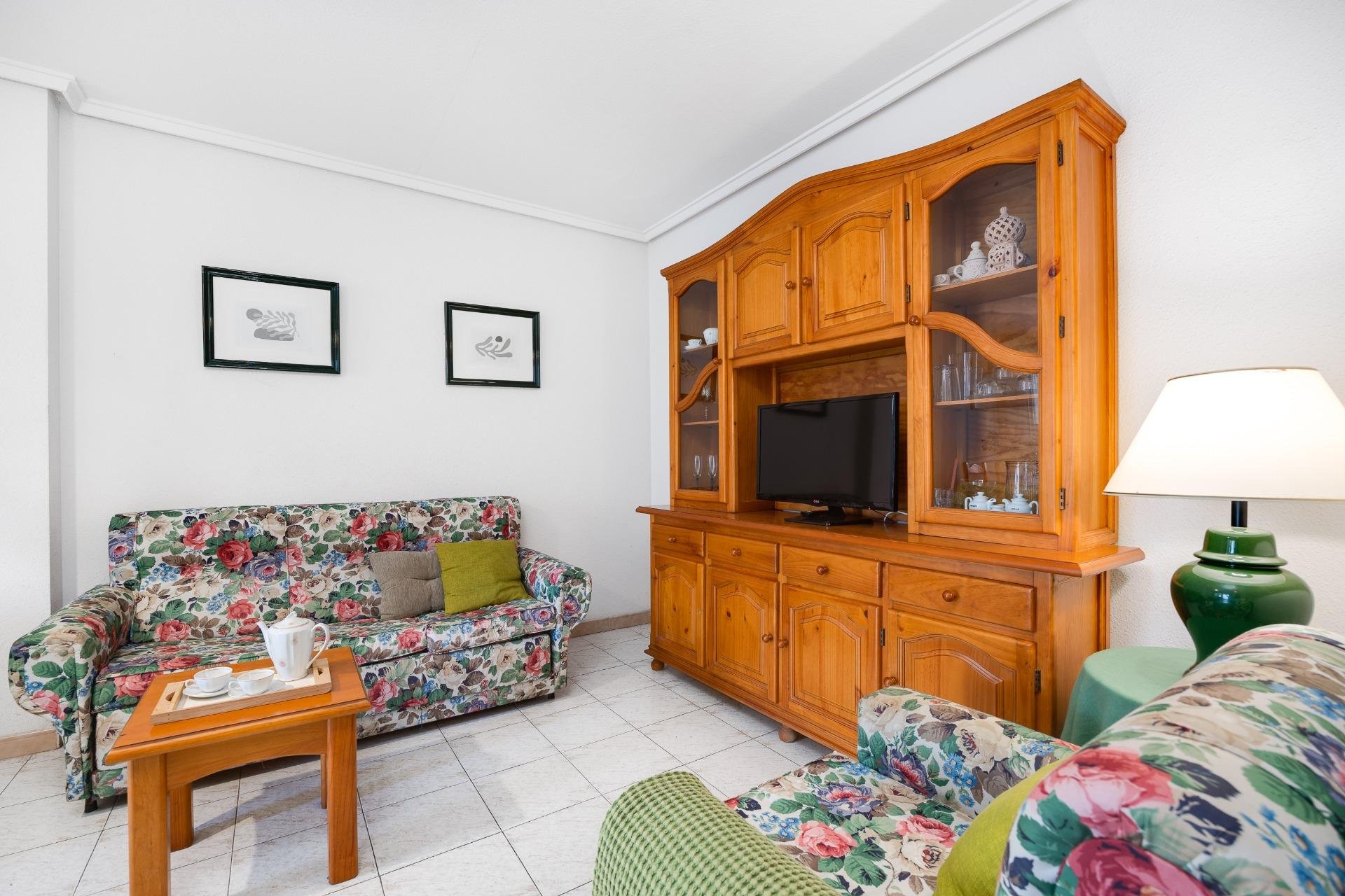 Segunda mano - Apartamento -
Torrevieja - Estacion De Autobuses