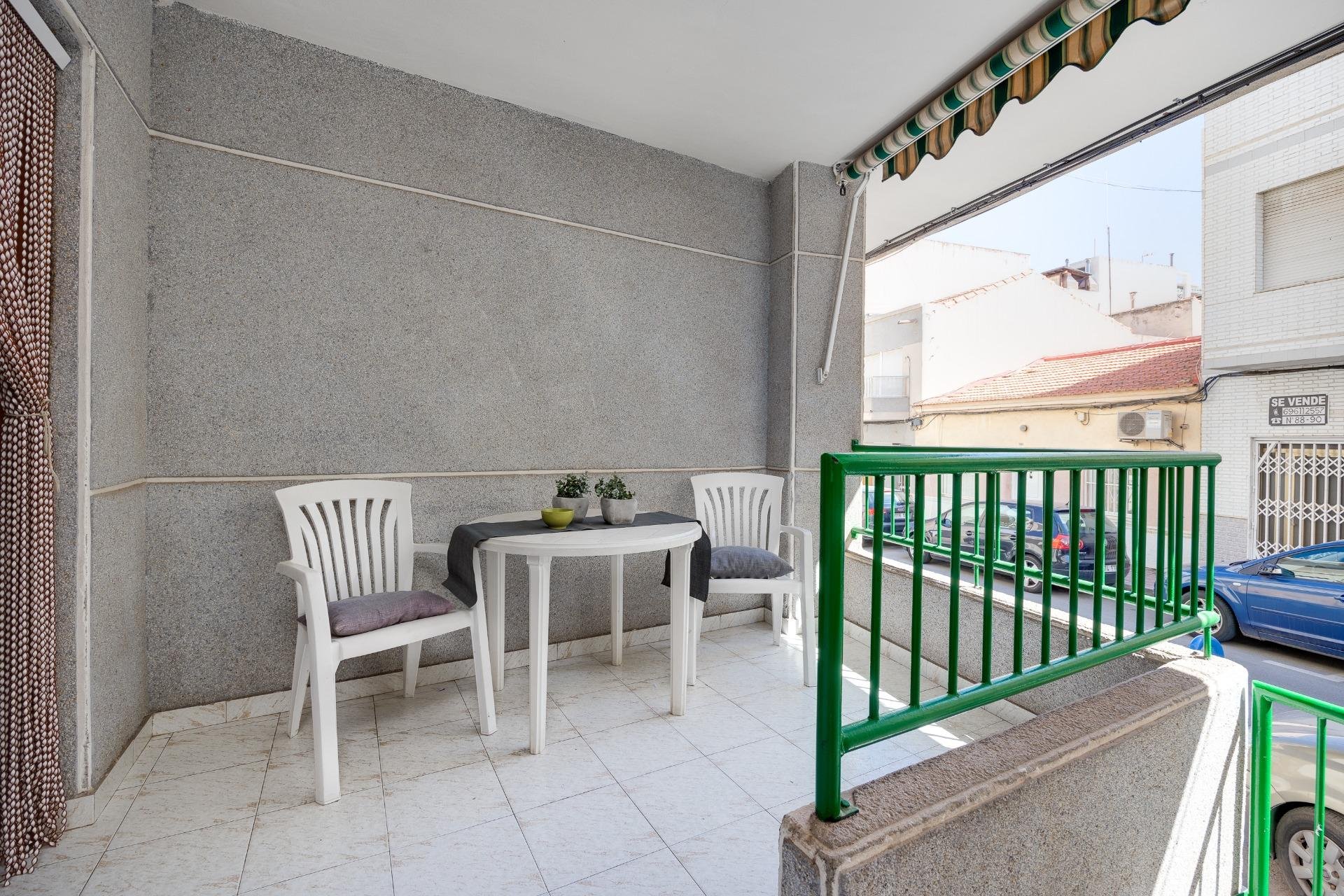 Segunda mano - Apartamento -
Torrevieja - Estacion De Autobuses