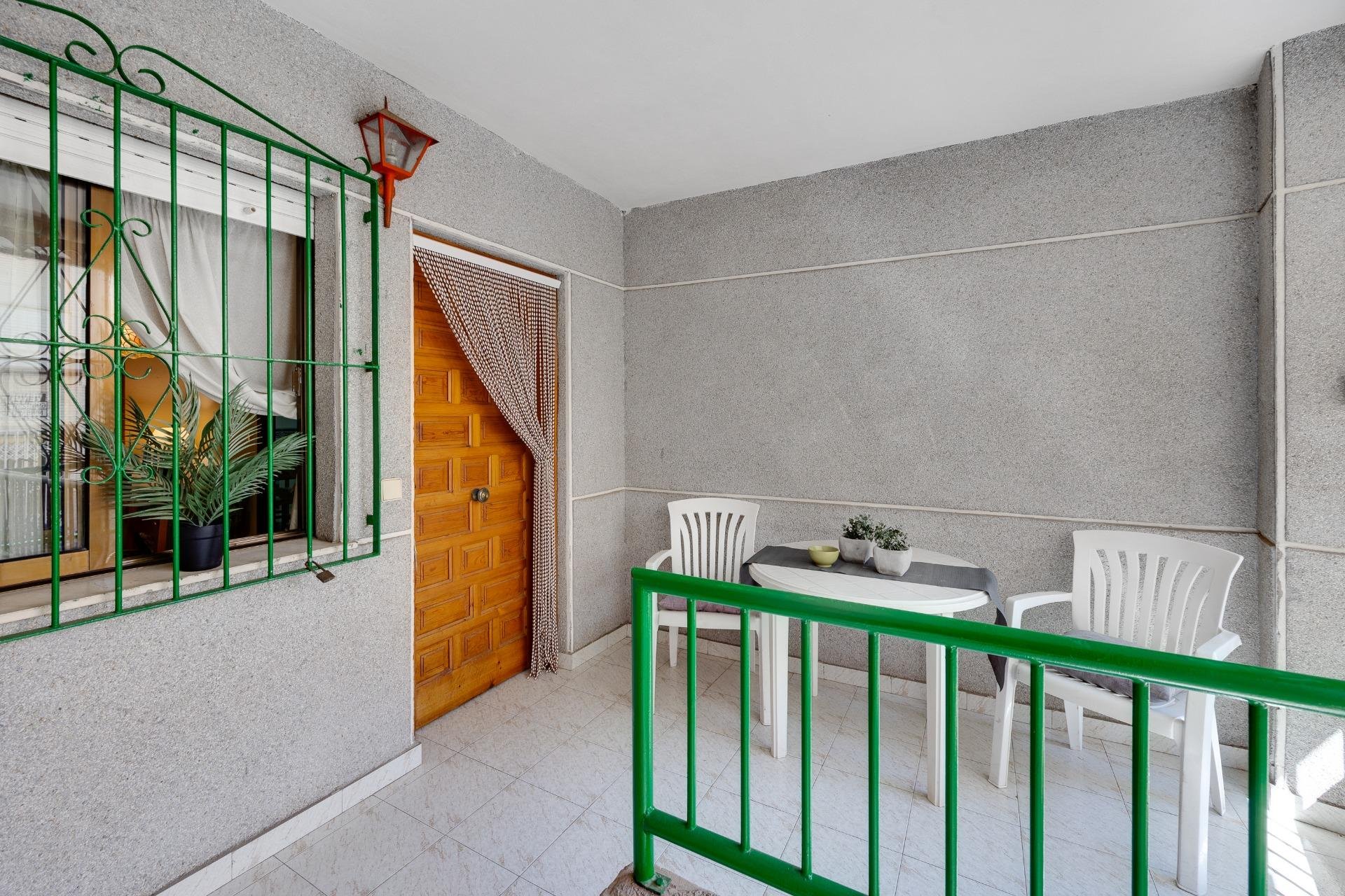 Segunda mano - Apartamento -
Torrevieja - Estacion De Autobuses
