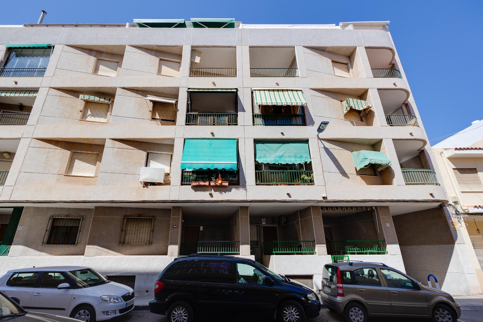 Segunda mano - Apartamento -
Torrevieja - Estacion De Autobuses