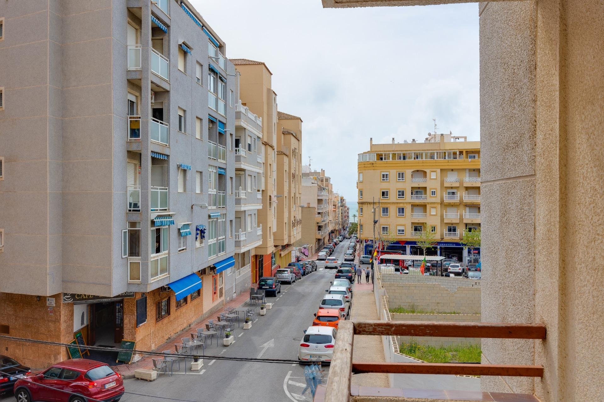 Segunda mano - Apartamento -
Torrevieja - Estacion De Autobuses